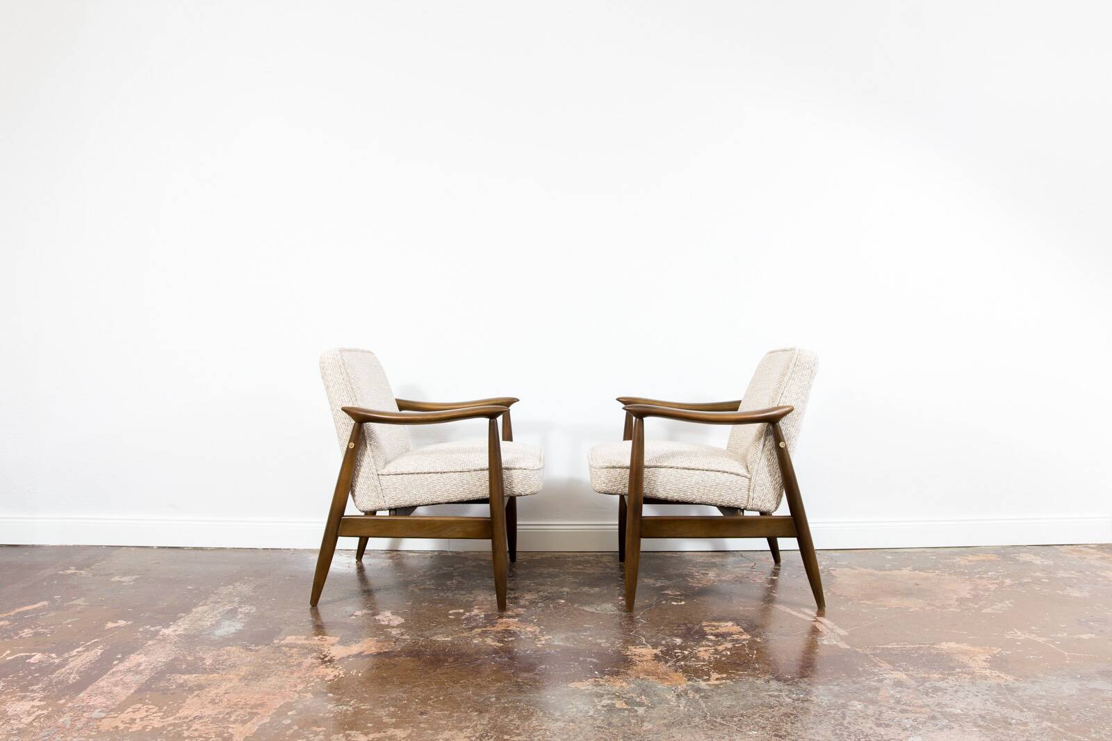 Pair of GFM-87 armchairs by Juliusz Kędziorek, GFM, Poland, 1960s