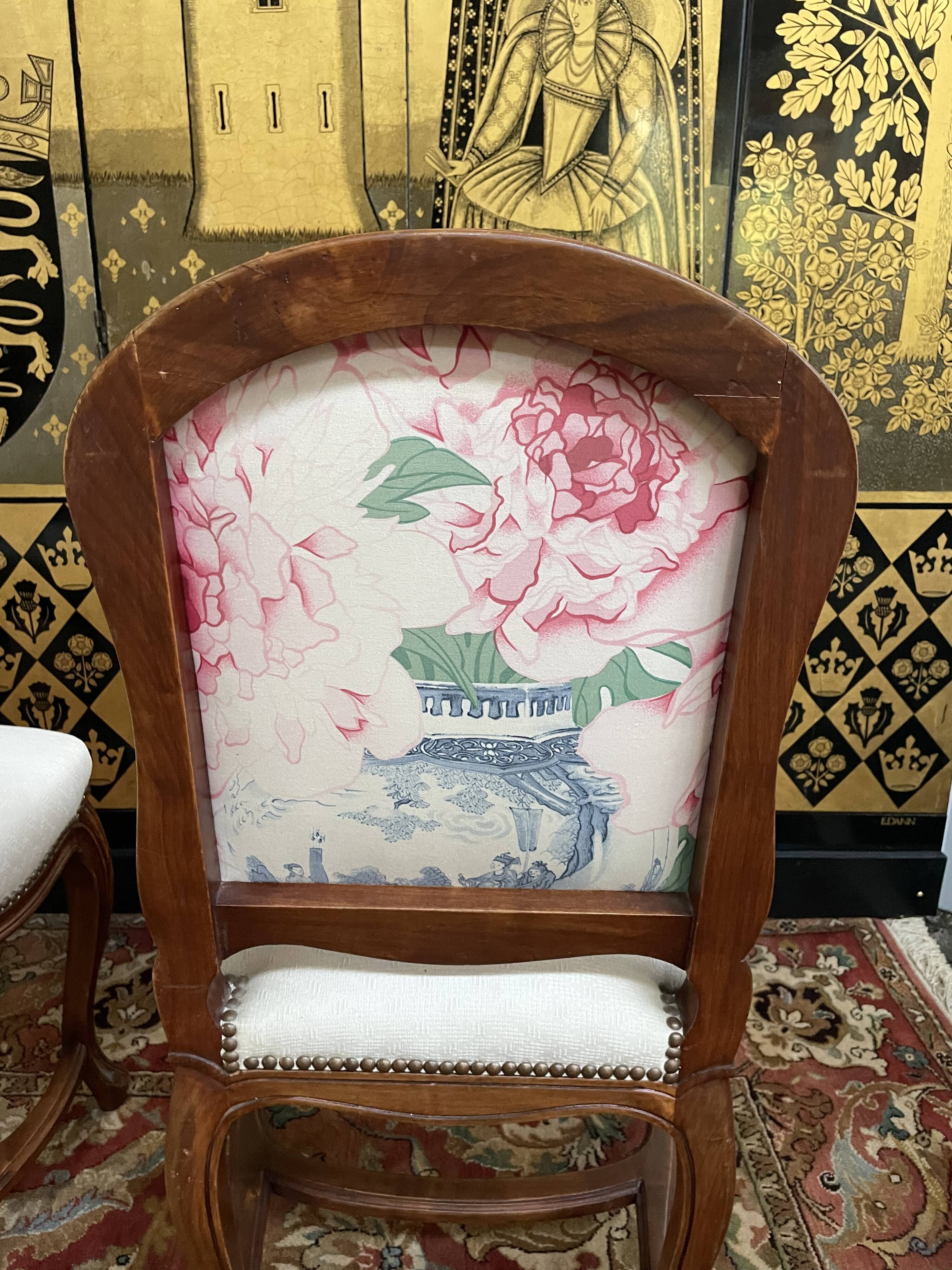Suite de 4 chaises de style Louis XV