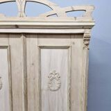 Very beautiful Art Nouveau wardrobe with crown