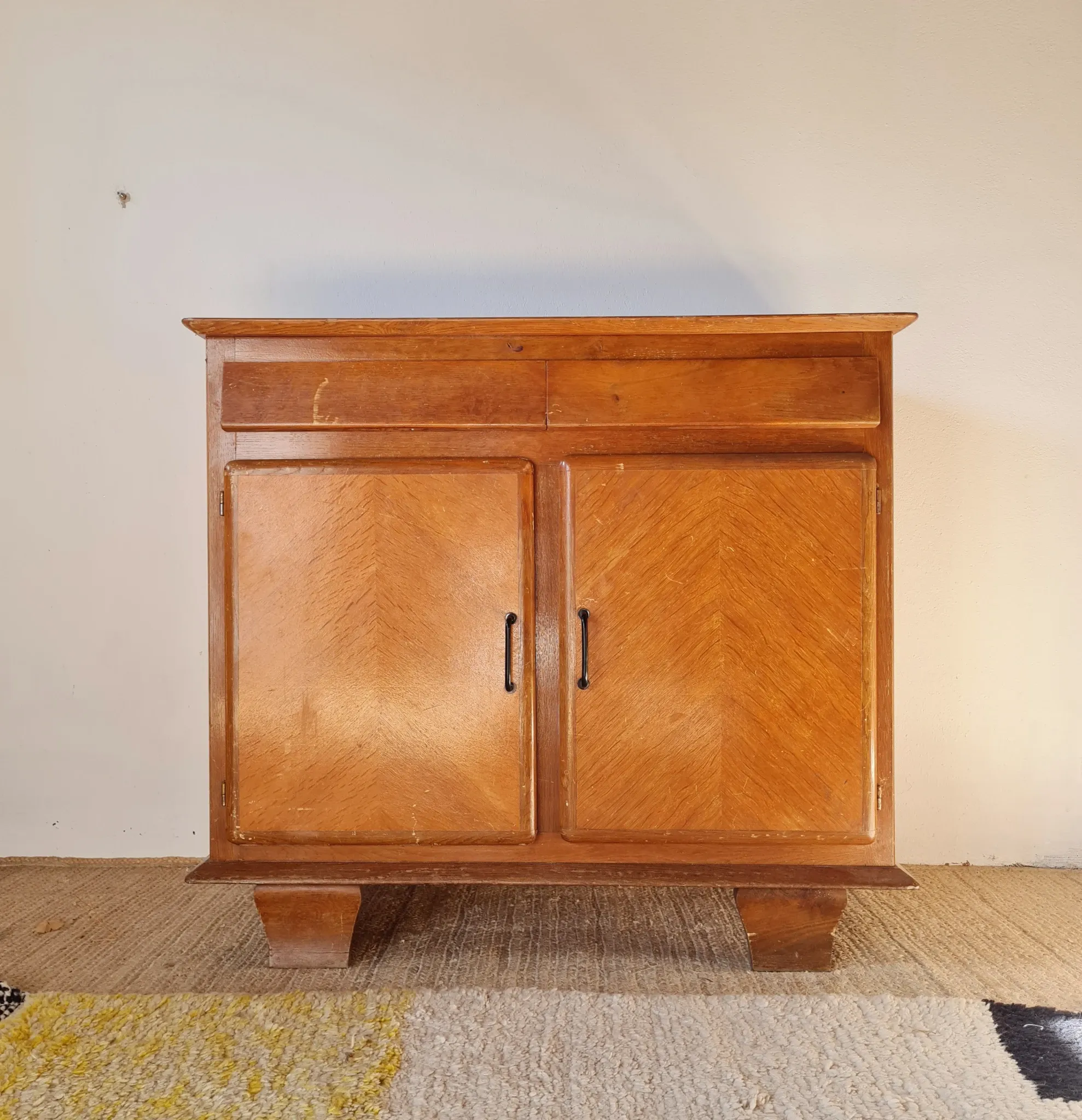 Buffet mado ancien Art Déco / 1950 en chêne et chevrons