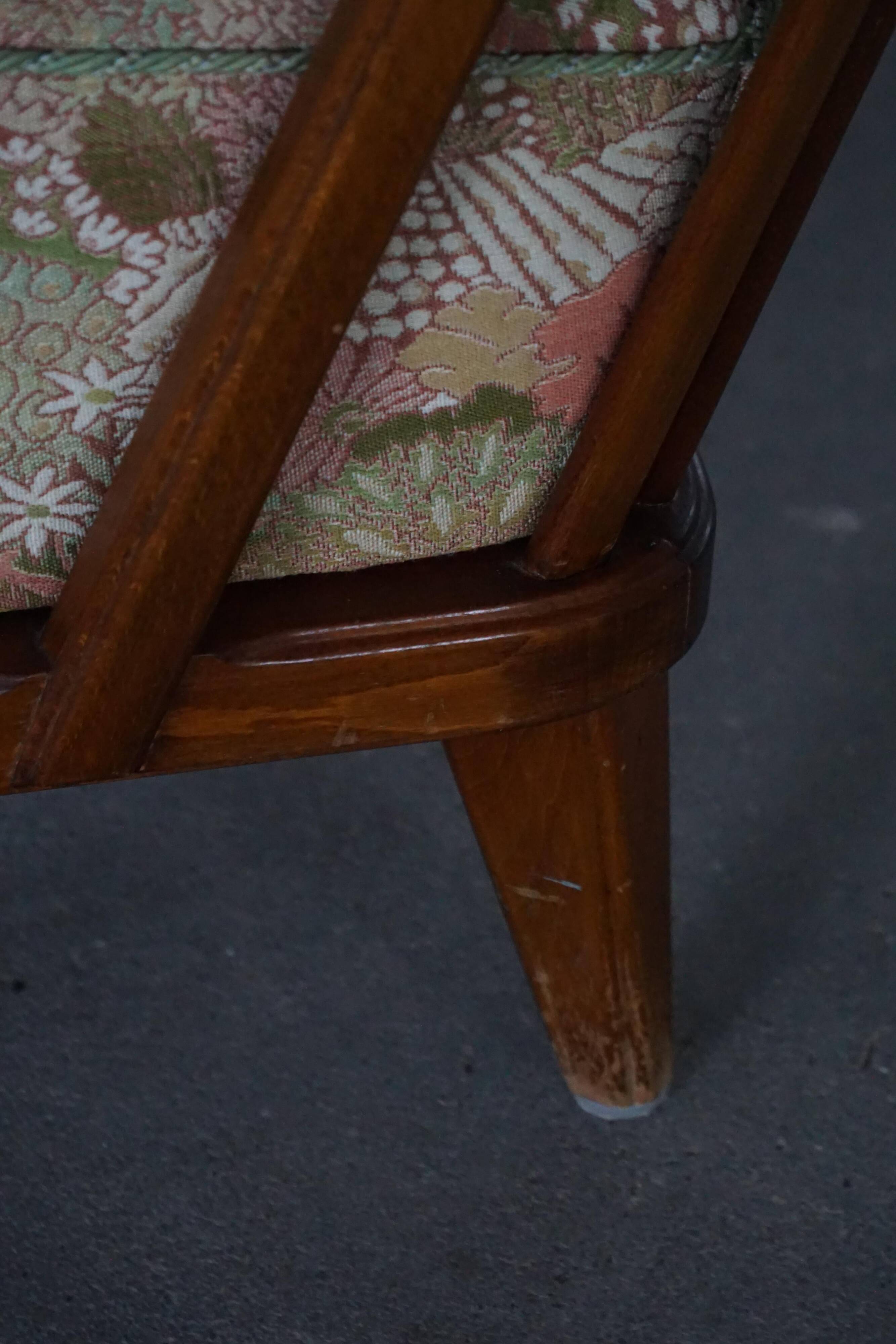 Svante Skogh, freestanding canapé in floral fabric, modern Swedish, 1940s