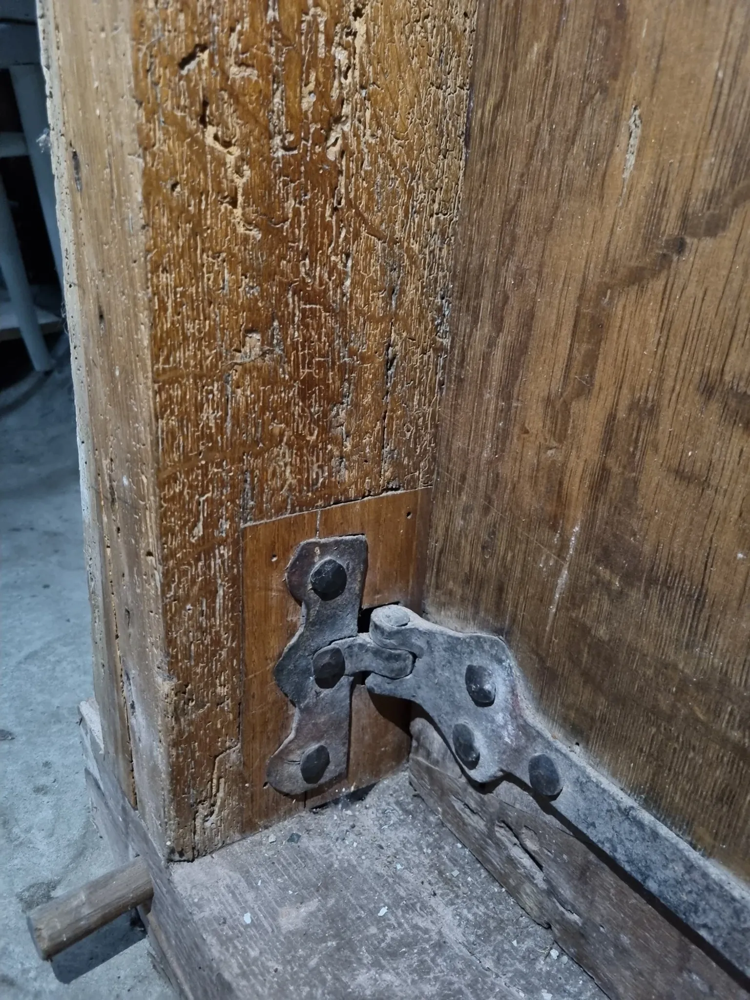 Antique oak door with frame and pierced wrought-iron lock – 16th–17th c.