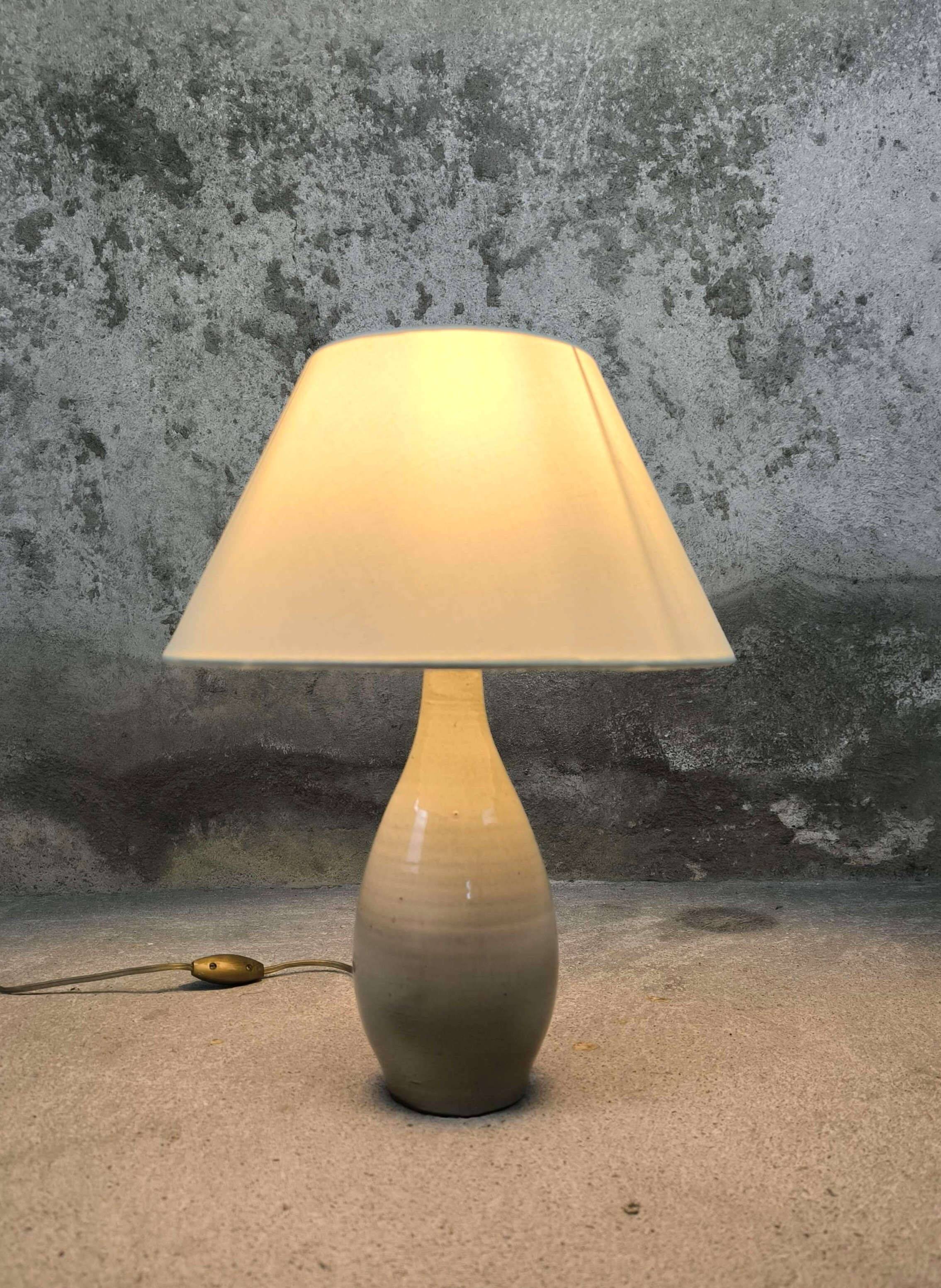 Lampe vintage en grès vernissé Jean Dubost