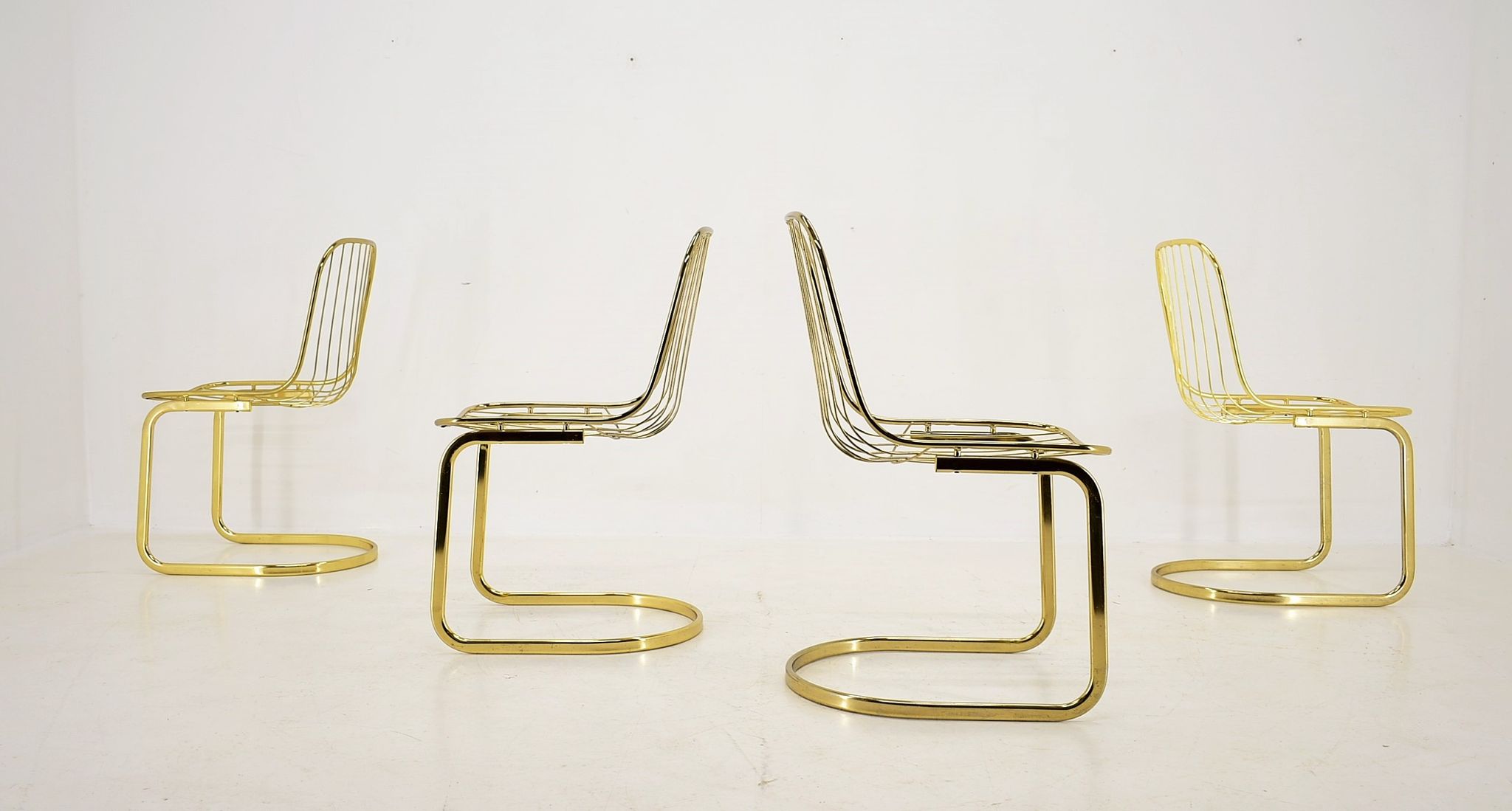 Lot de 4 chaises, Italie, années 1970