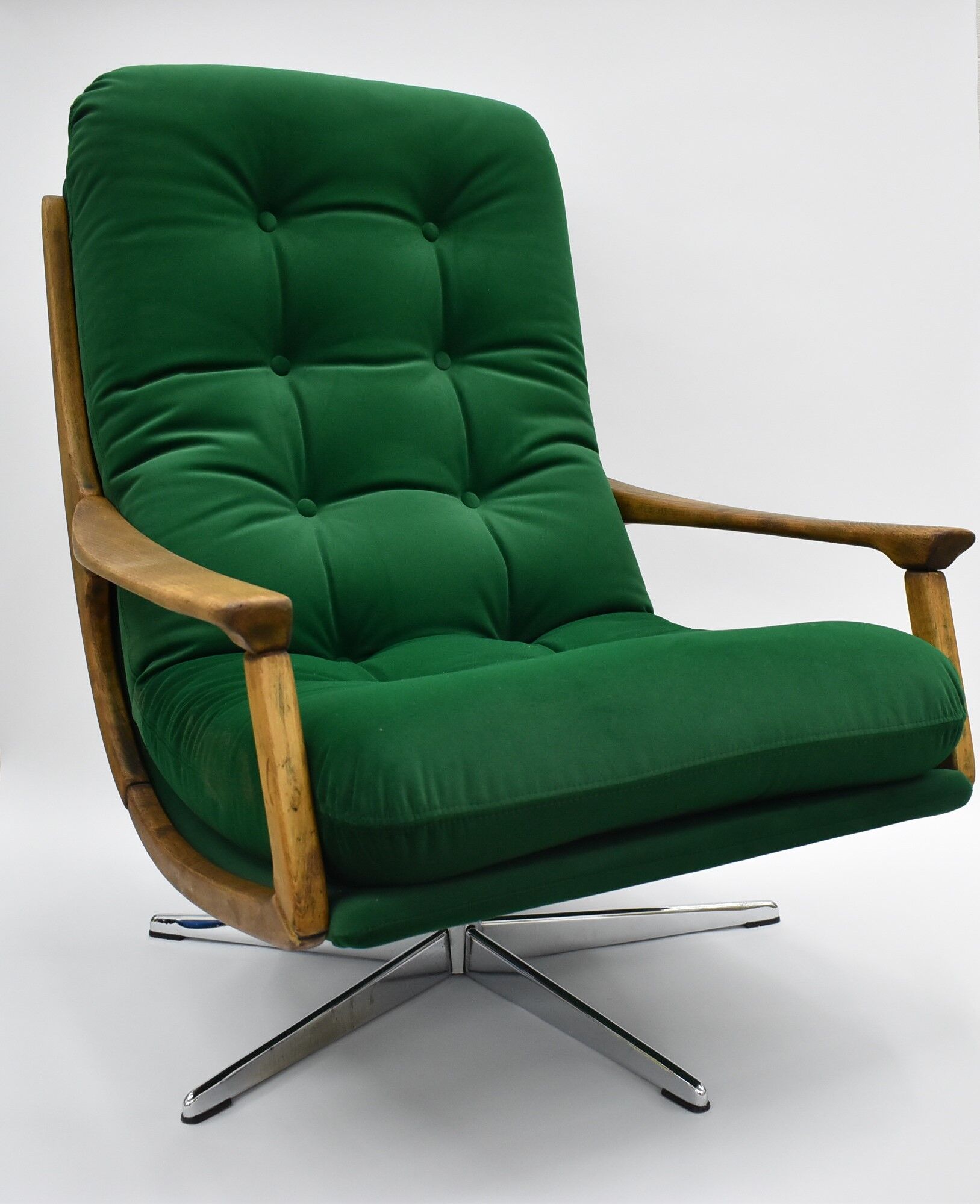 Original rotate armchair, Scandinavian icon, 1960s, quality green velvet
