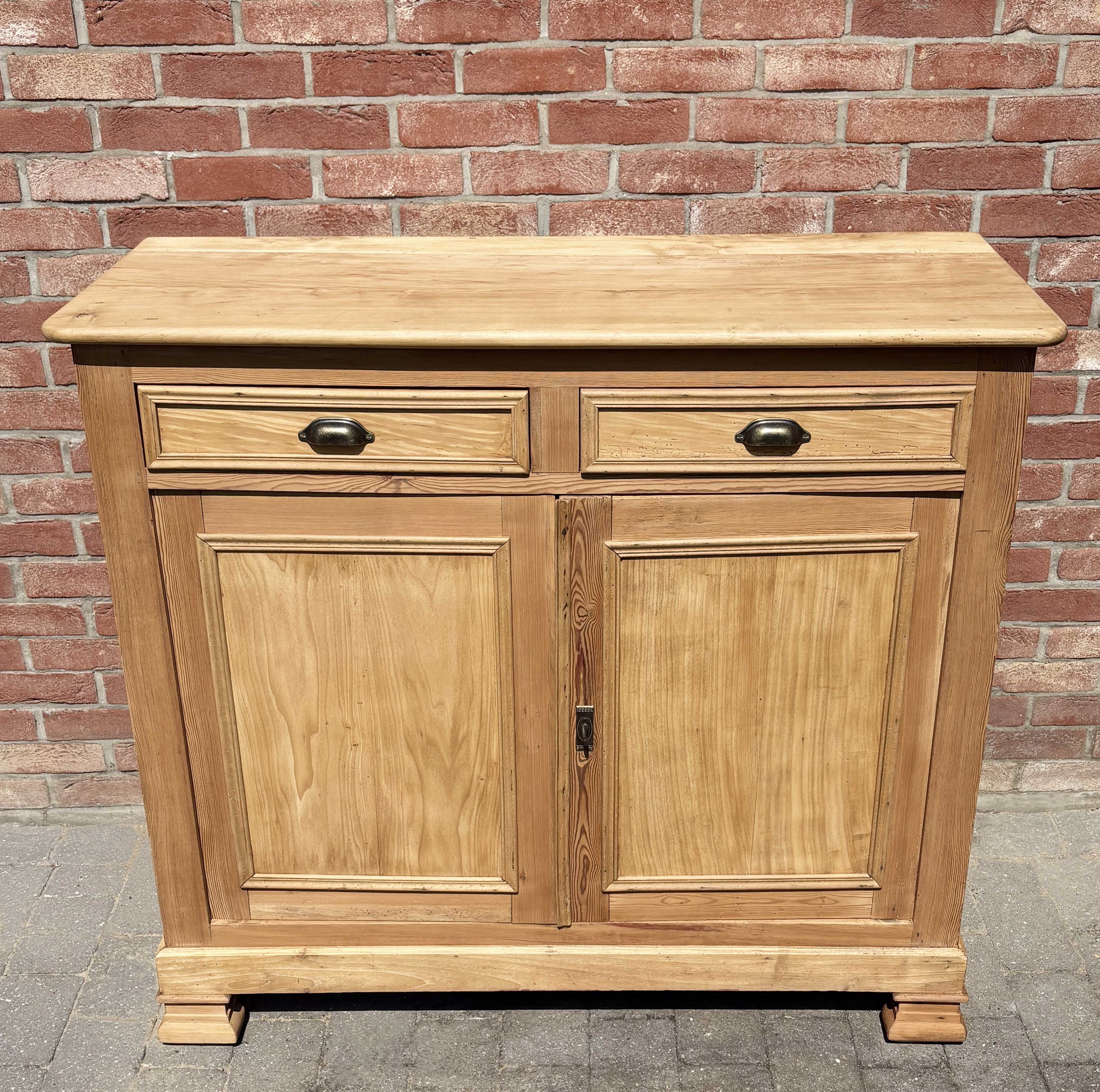 buffet parisien ancien en bois fruitier et pin