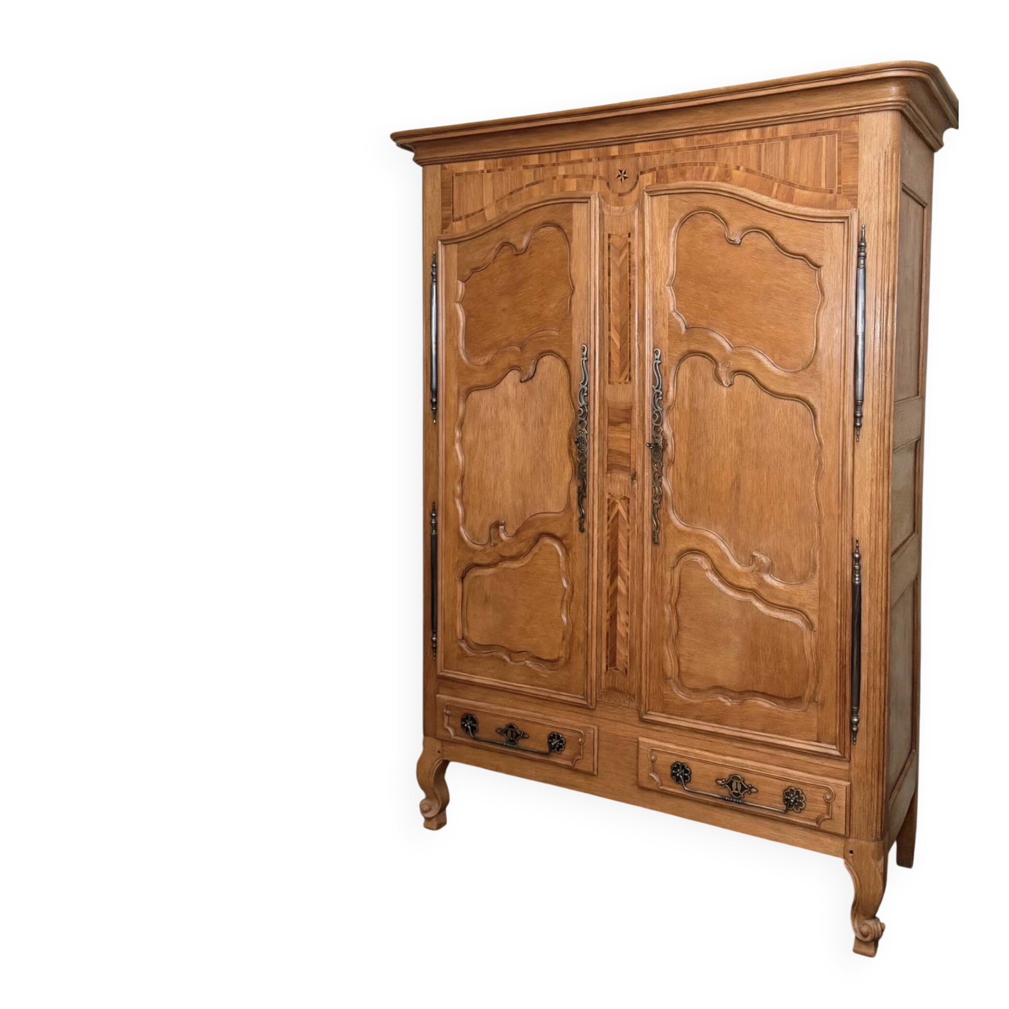 Lorraine wardrobe