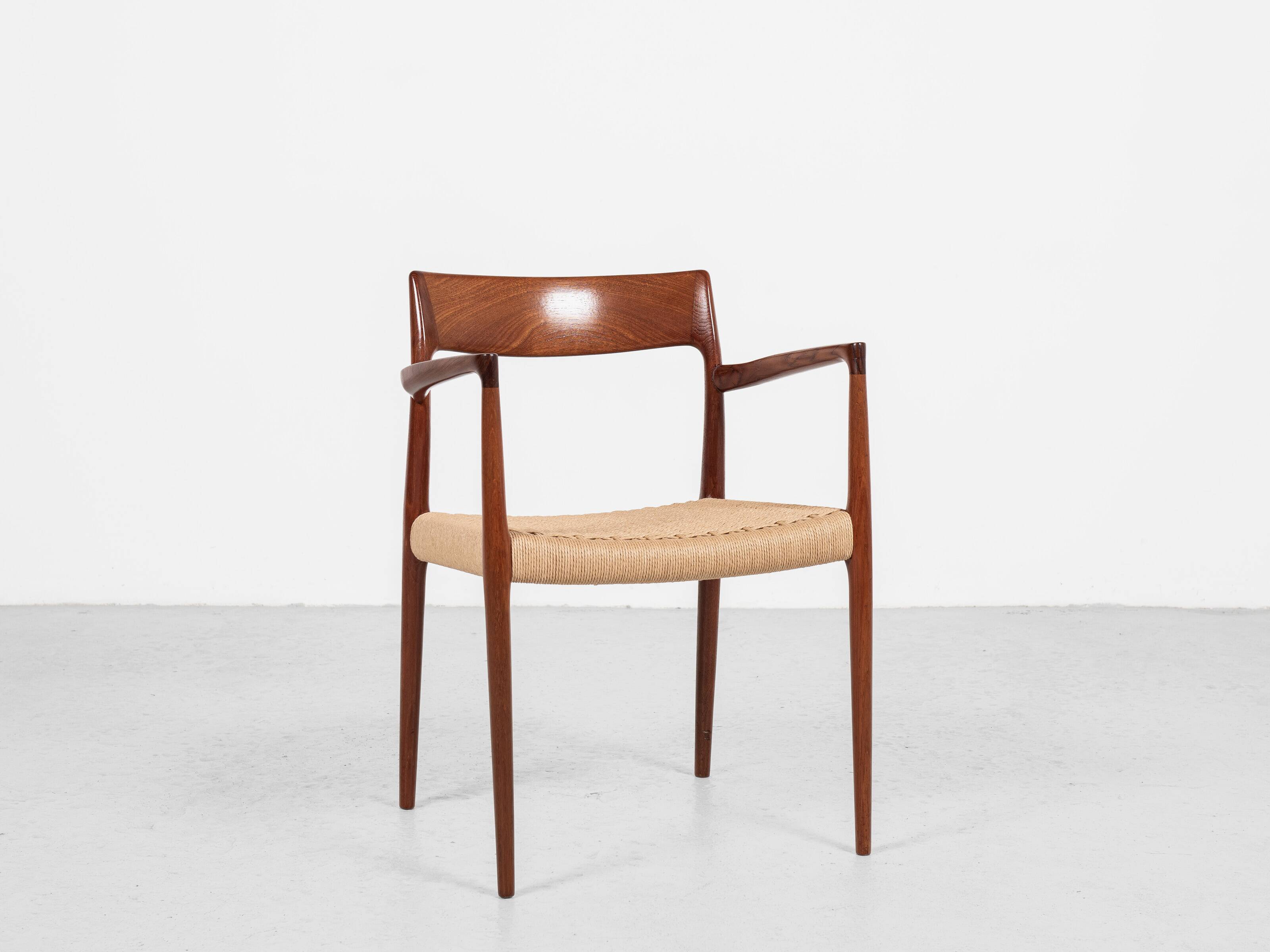 Chaise danoise vintage Modèle 57 en teck et nouveau papercord par Niels Otto Møller 1960