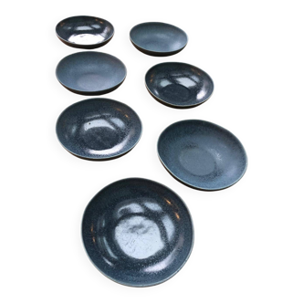 1 lot - Set of 6 stoneware plates (+1 free)