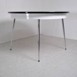 Round Formica table 1970