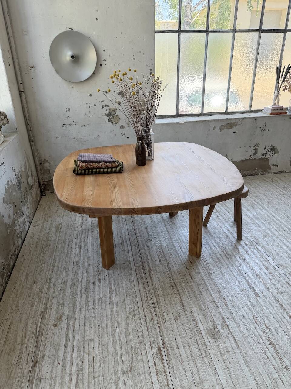 Round XL constructivist table