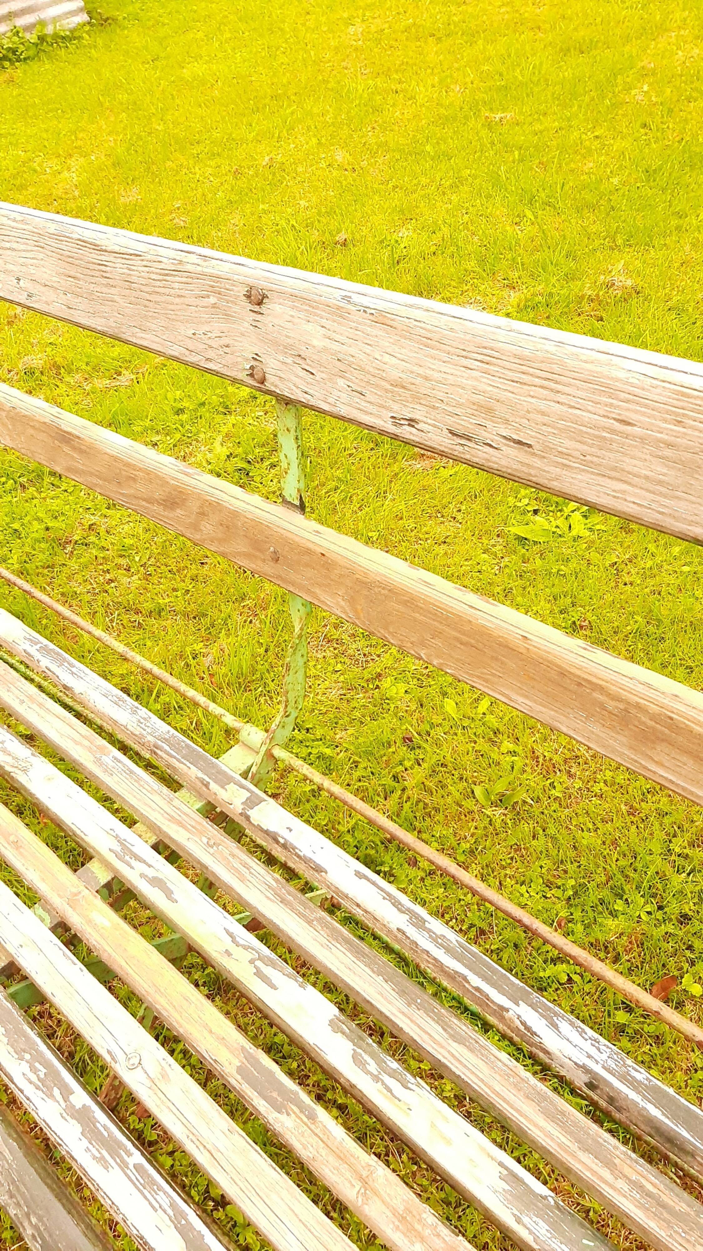 Folding garden bench