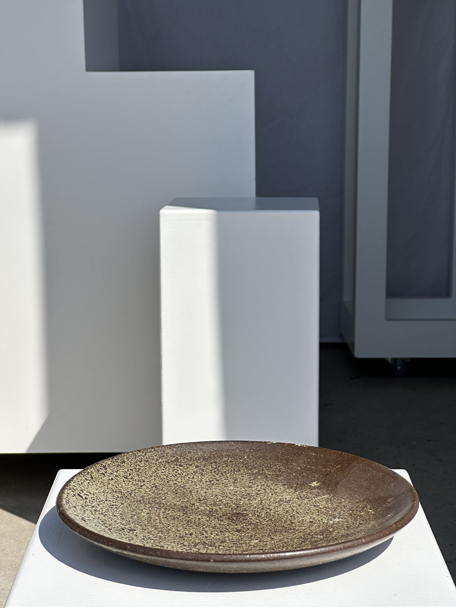 Plat en céramique vert indonésien D:26,5
