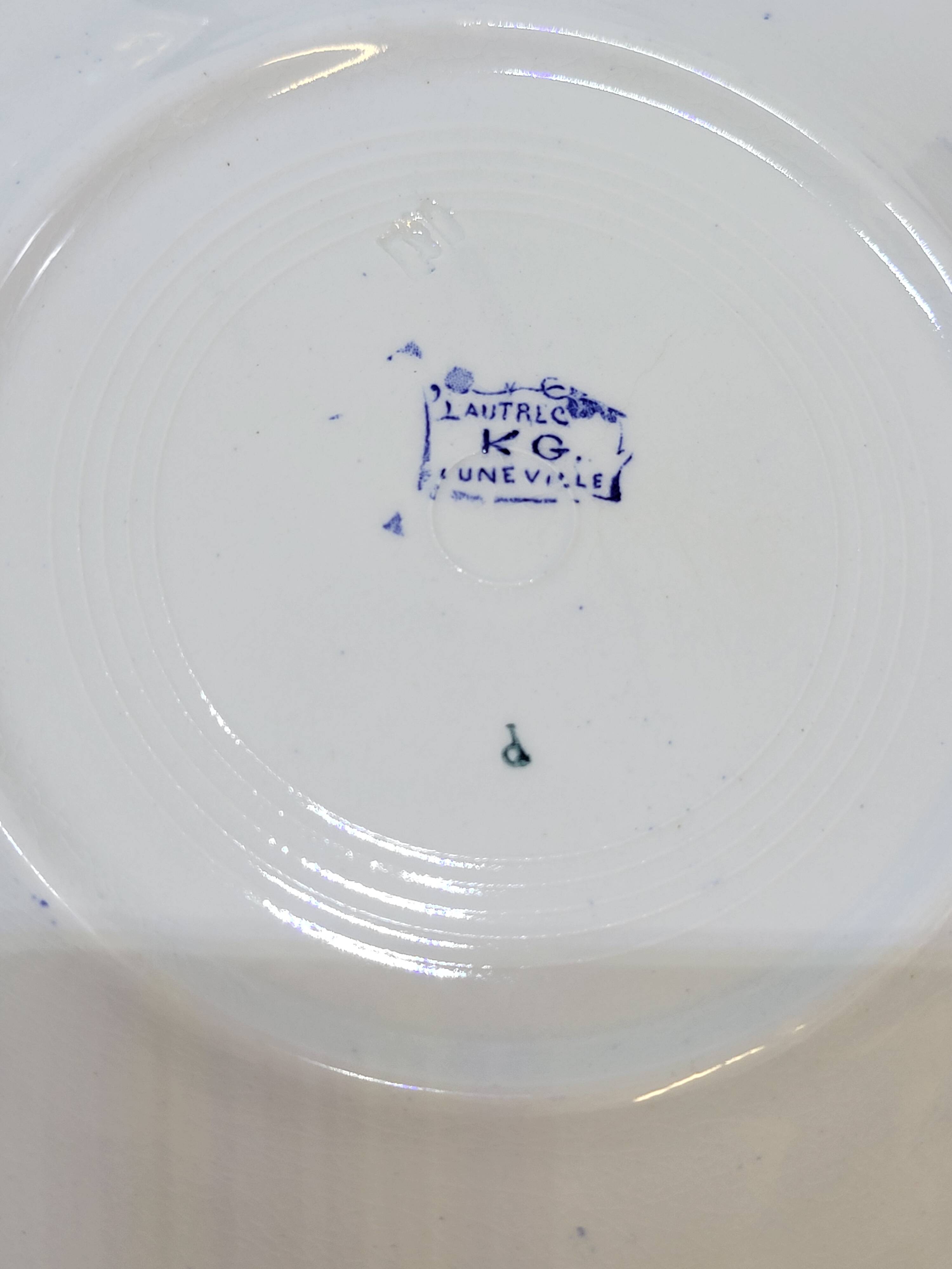 6 Small Flat Plates KG Lunéville Model Lautrec Art Nouveau Decor