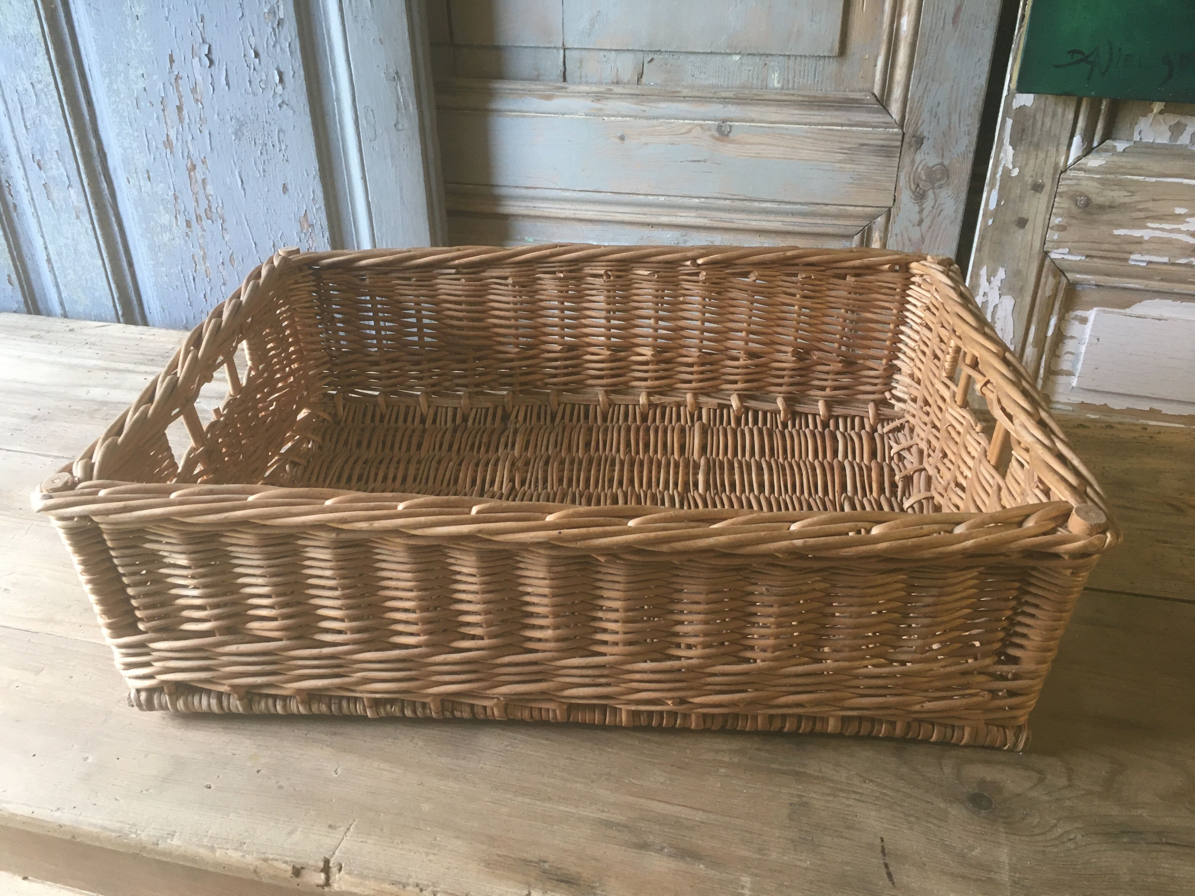 Wicker baker's basket