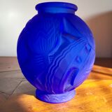 Vase art déco en persglas bleu givré, « Les nénuphars » Pierre D'Avesn