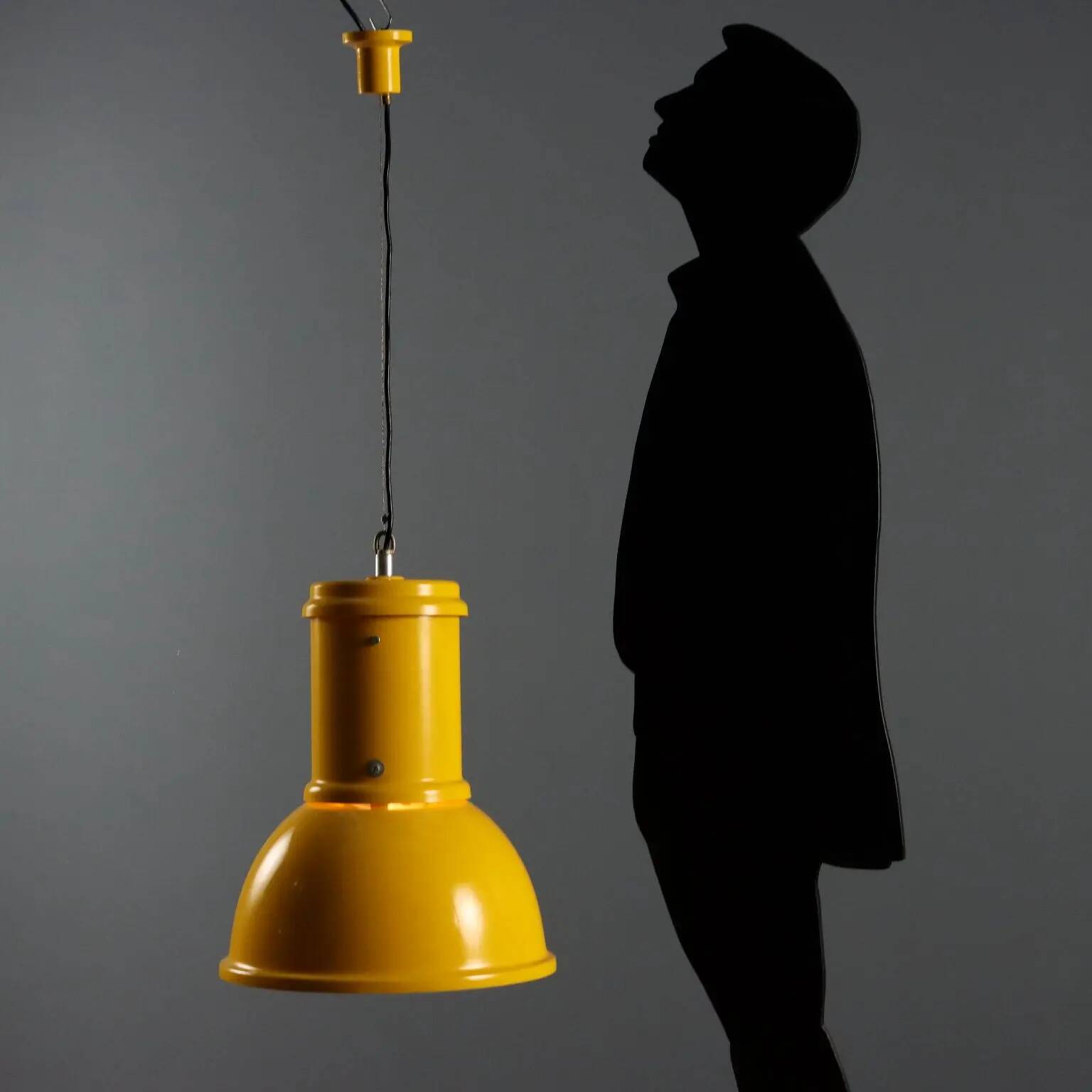 Vintage lacquered metal lamp, Italian design from the 1970s.