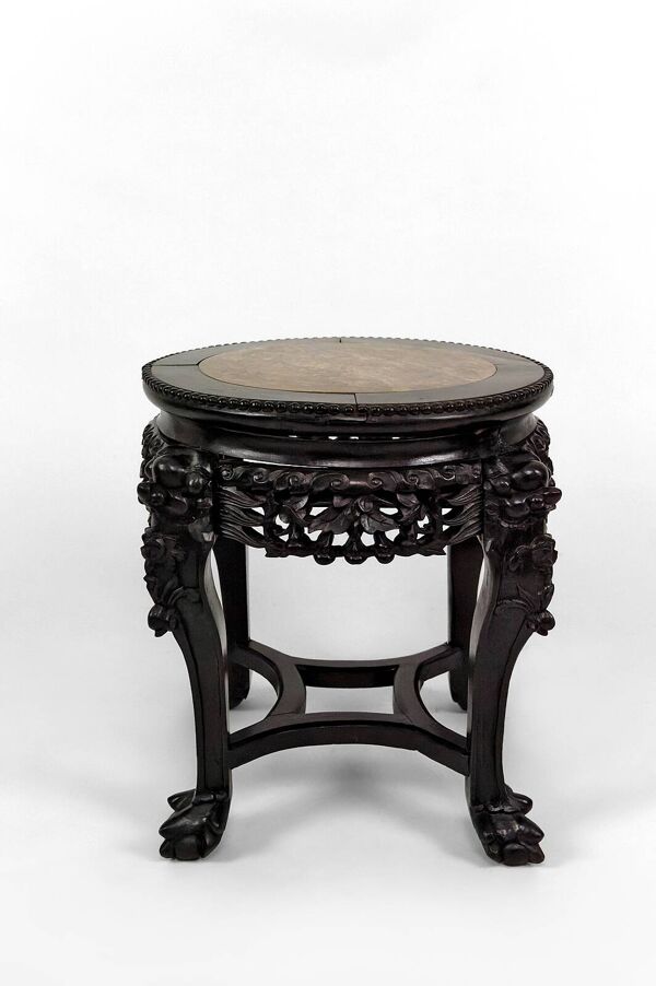Sellette Asiatique en bois sculpté de Démons, plateau en marbre, Indochine, circa 1880