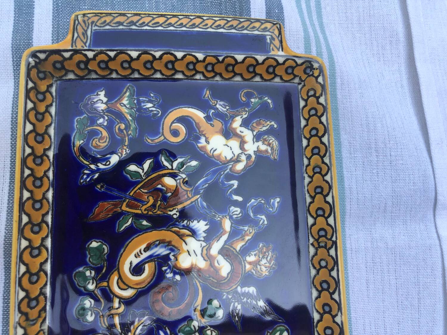 Earthenware cake dish gien