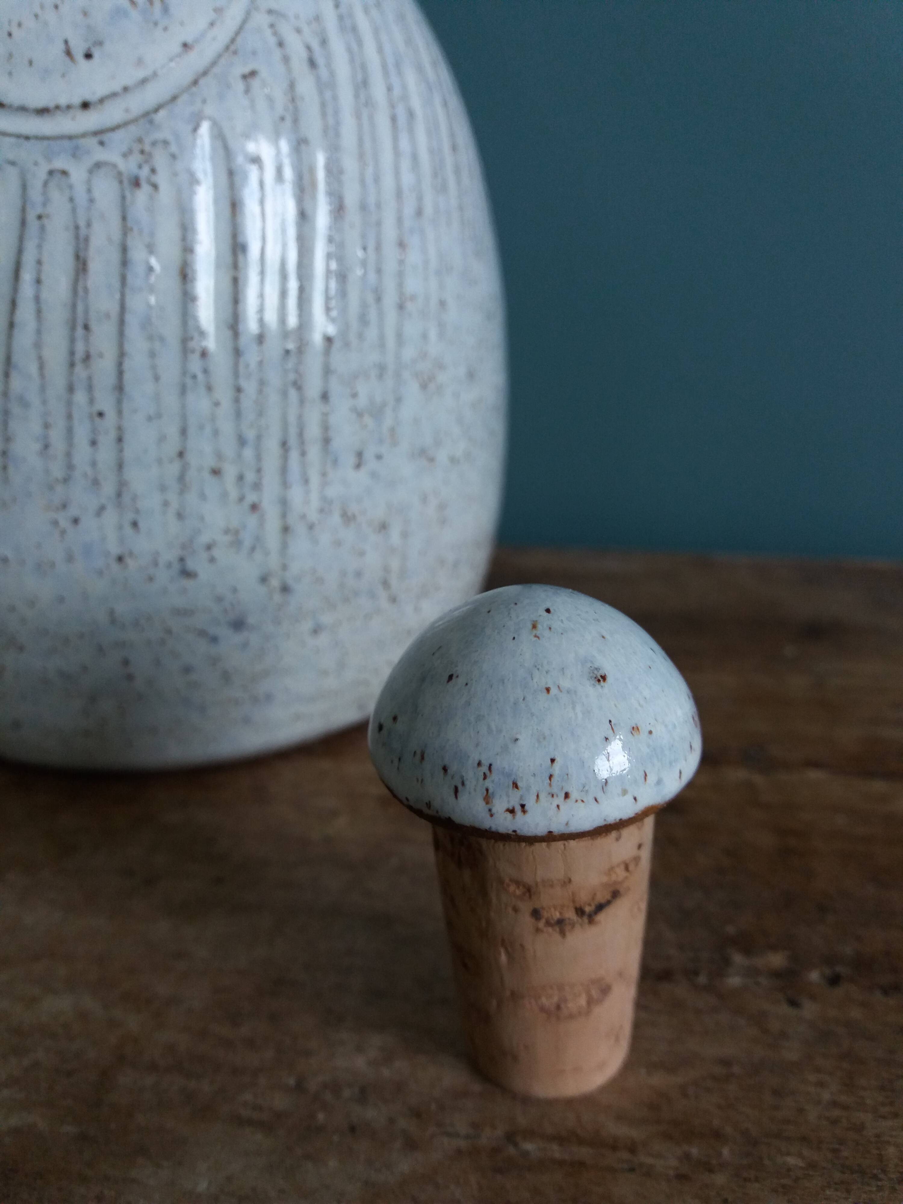 Pichet signé Colotte à Combret