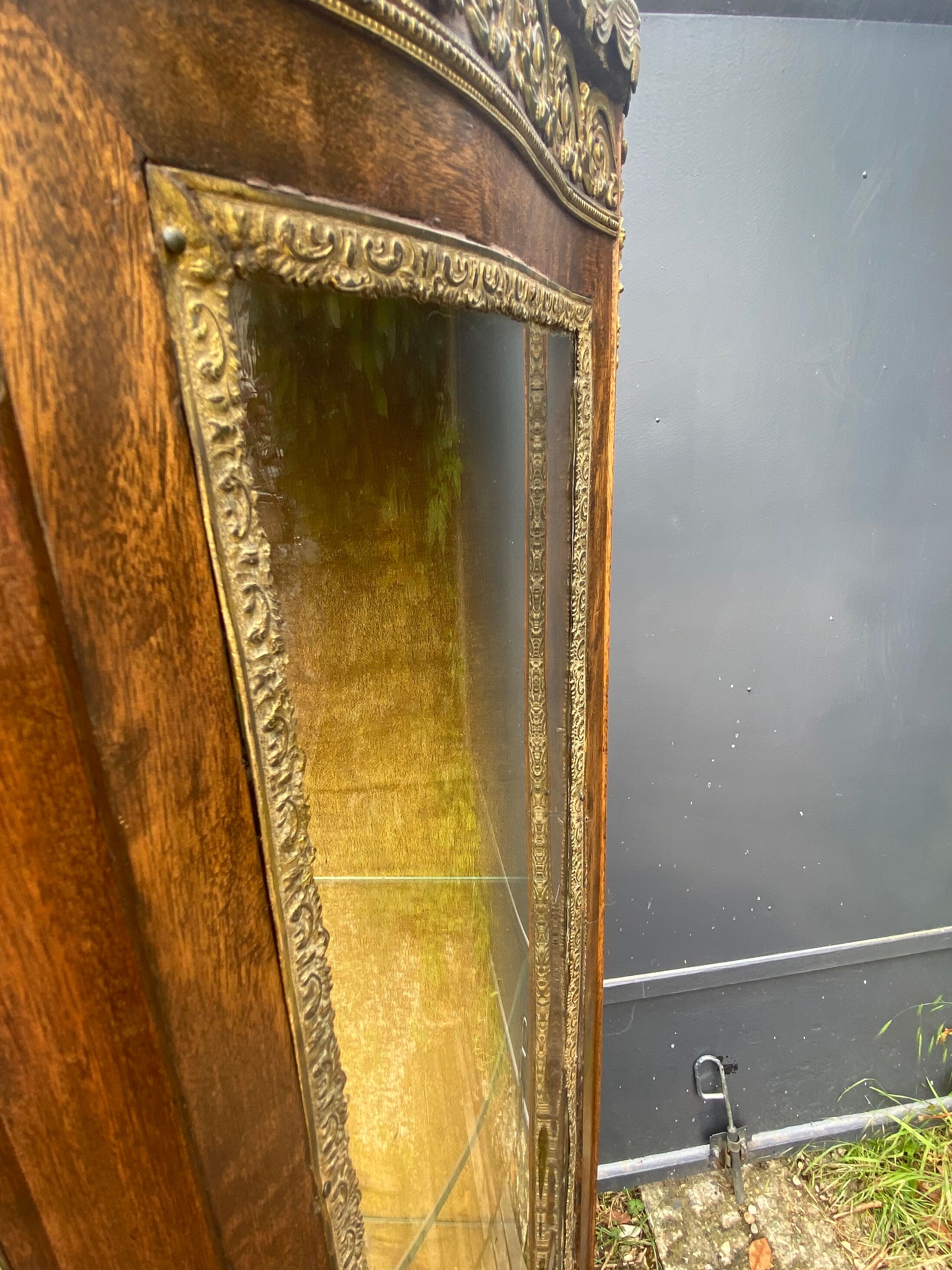 Vitrine Napoleon III bois et bronze style XV
