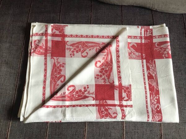 Grande nappe rouge et blanche vintage