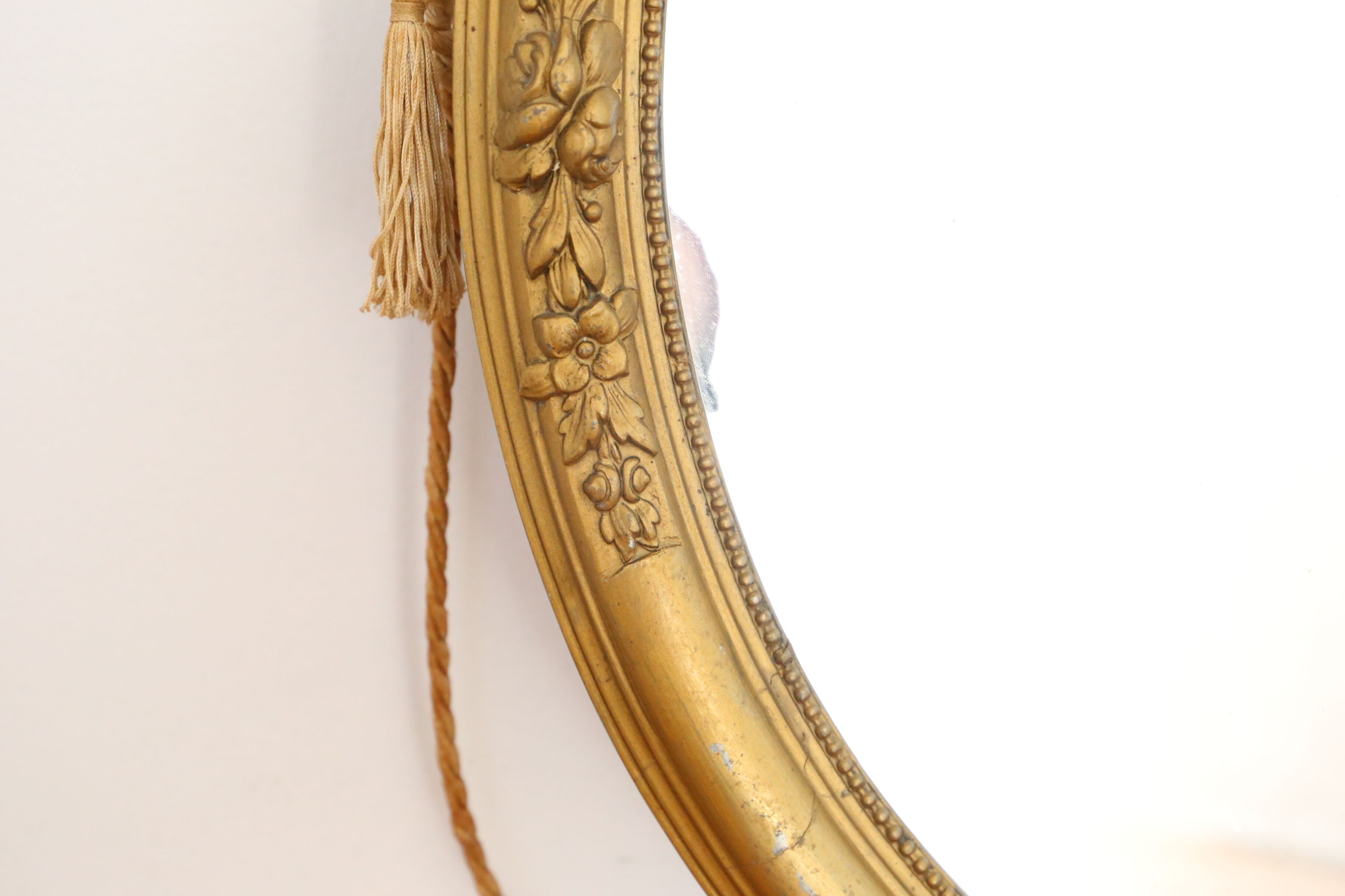 Mirror stucco, oval, gilded 48x59cm