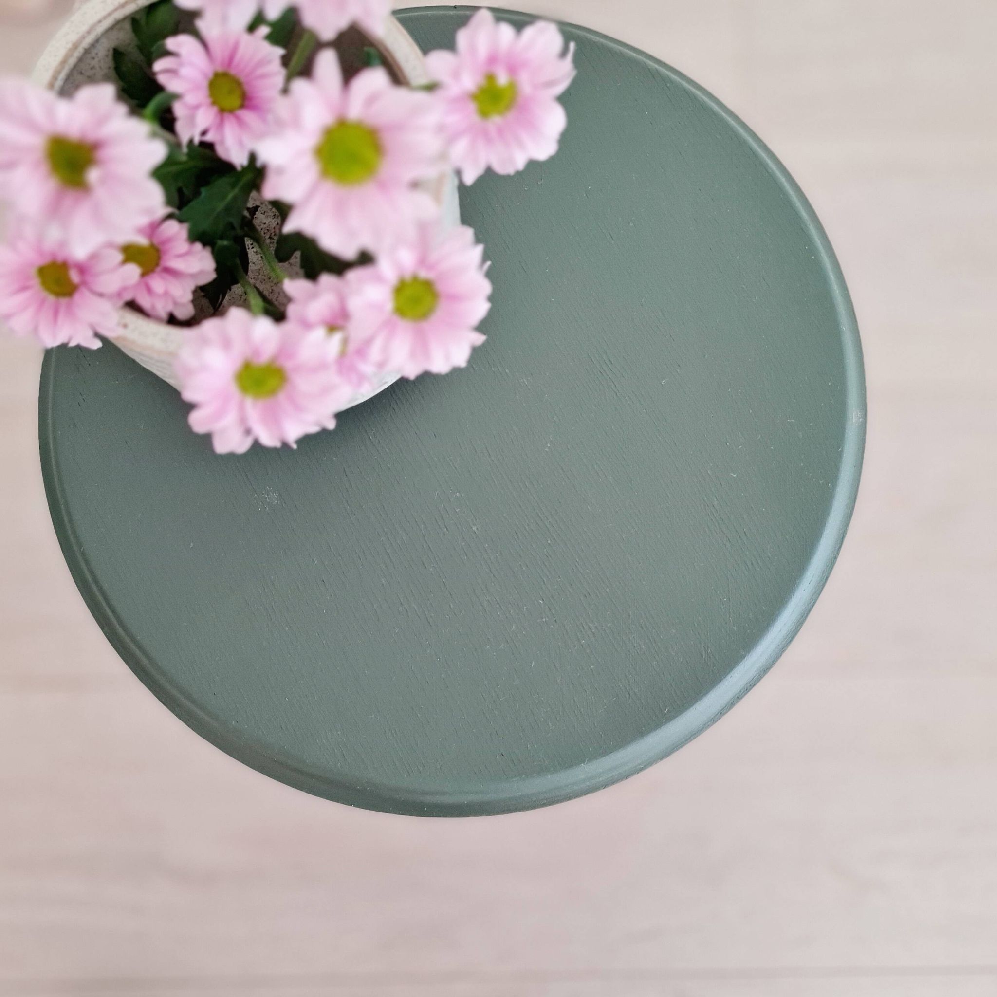 Plant holder in wood
