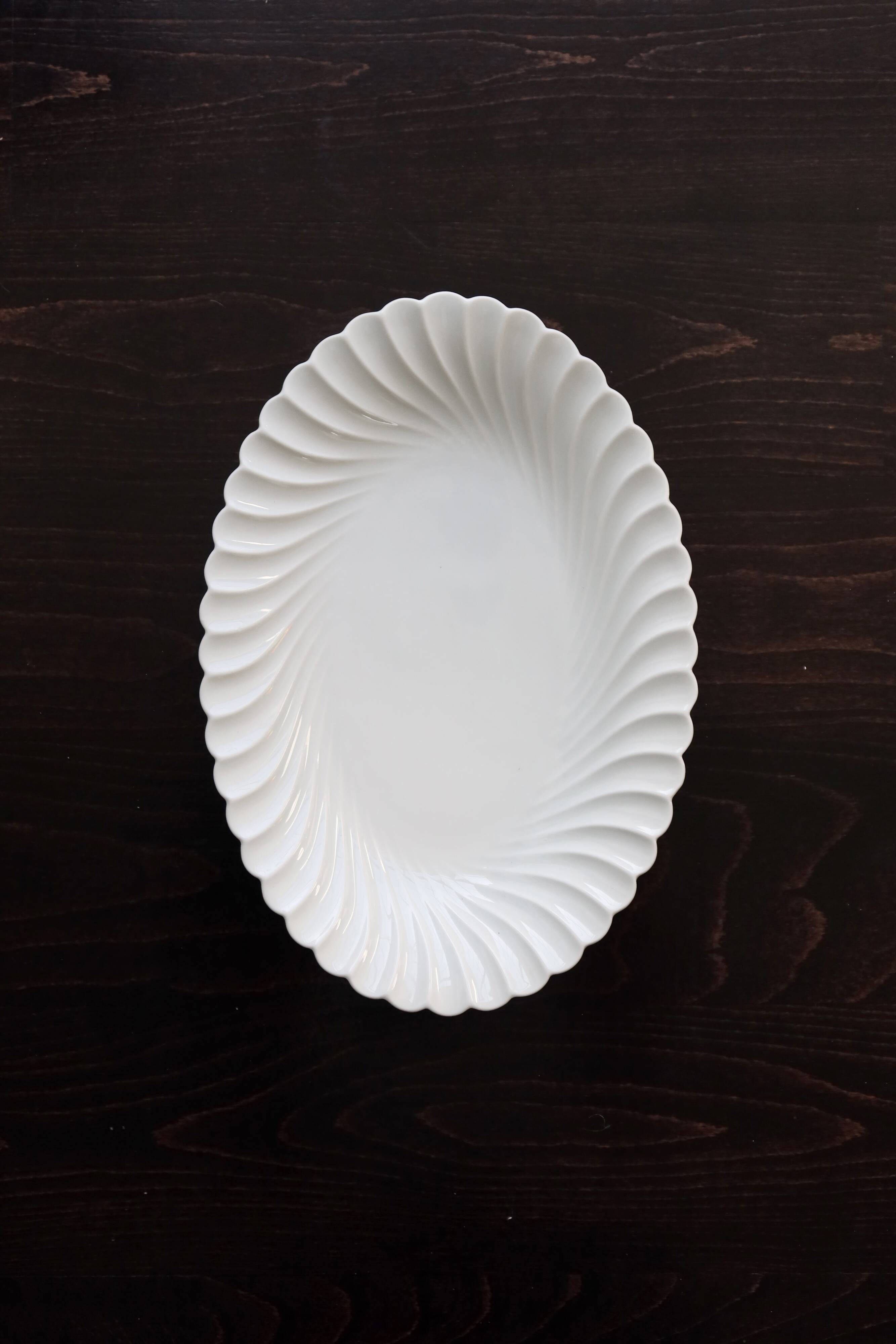 Vintage oval serving dish in twisted white porcelain by Limoges Haviland