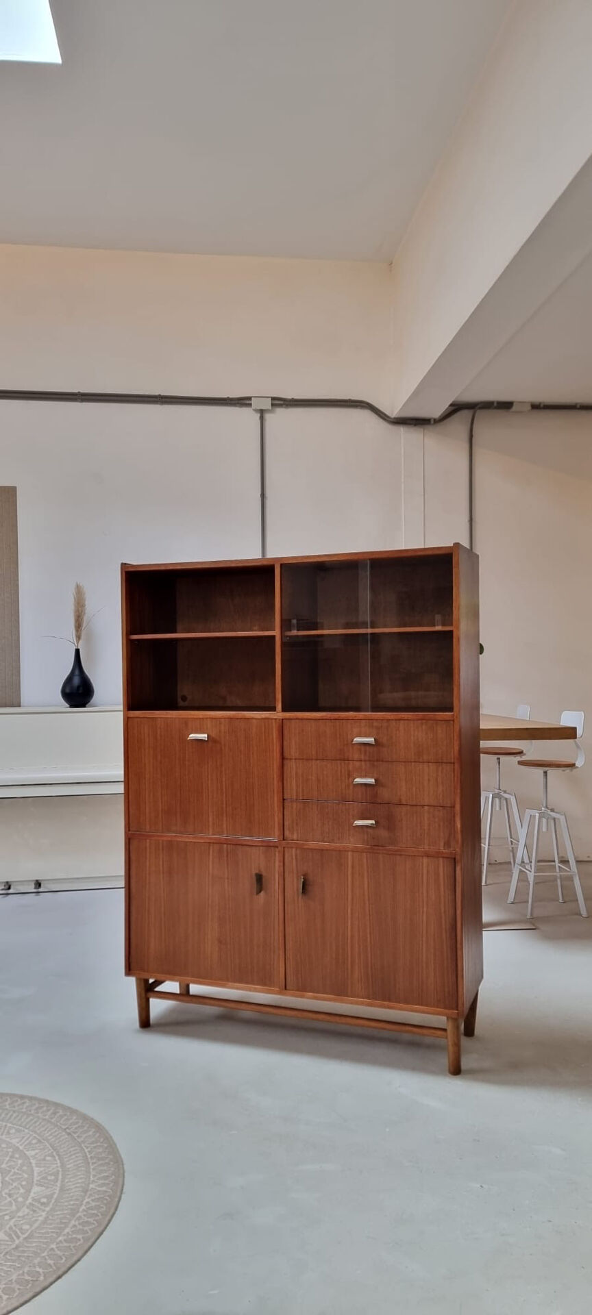Highboard du milieu du siècle