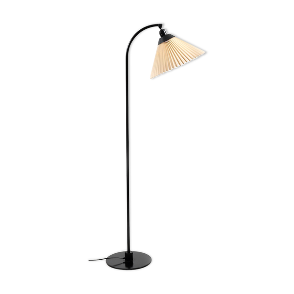 Le Klint floor lamp model 368 designed by Flemming Agger | Selency