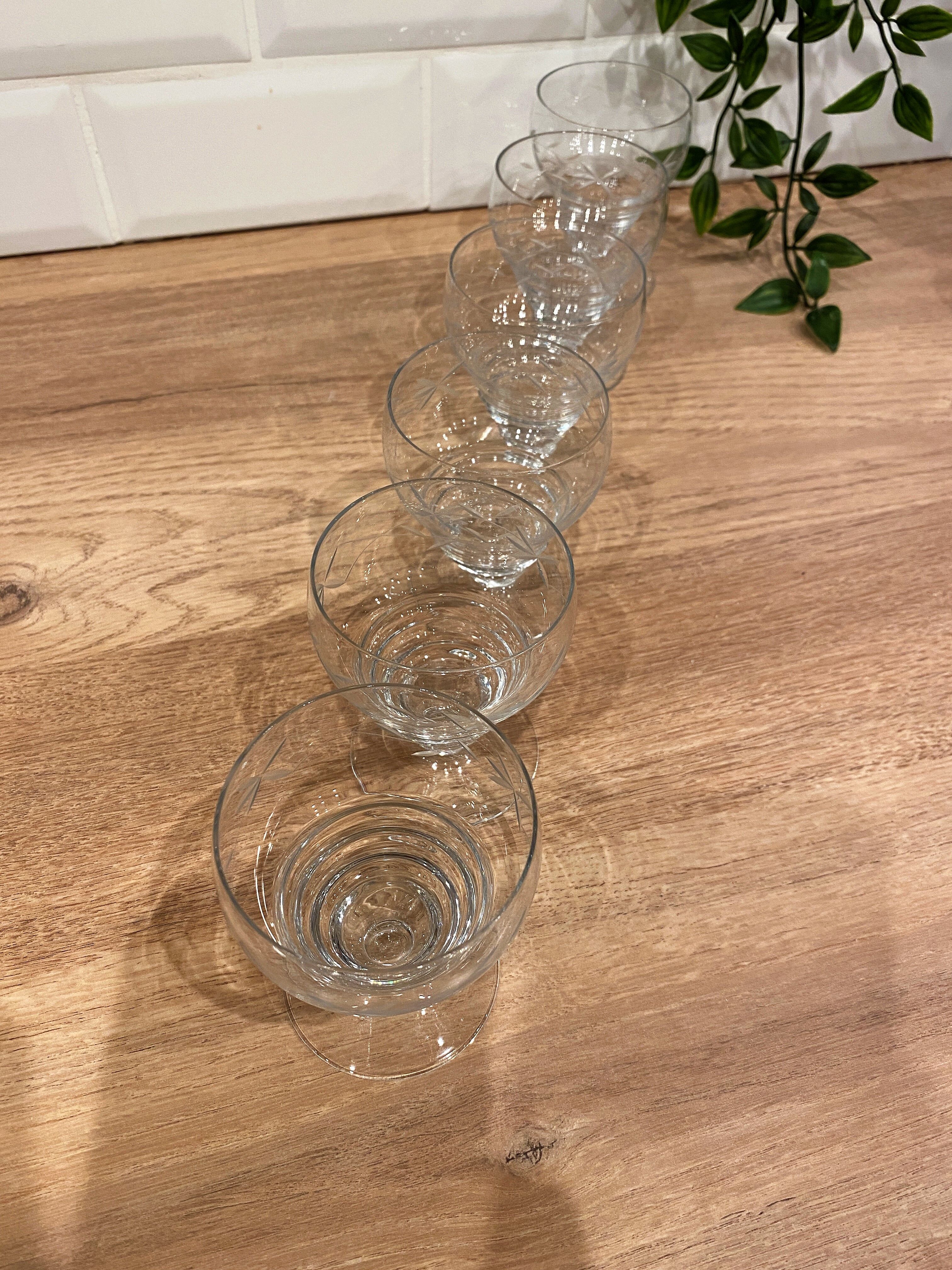 Set of 6 engraved wine glasses
