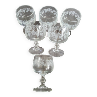 Lot of cluster stemmed liqueur glasses