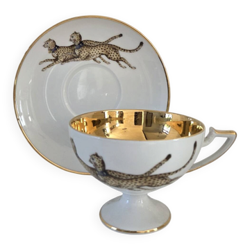 Porcelain cup from Paris "Royal Hunts"
