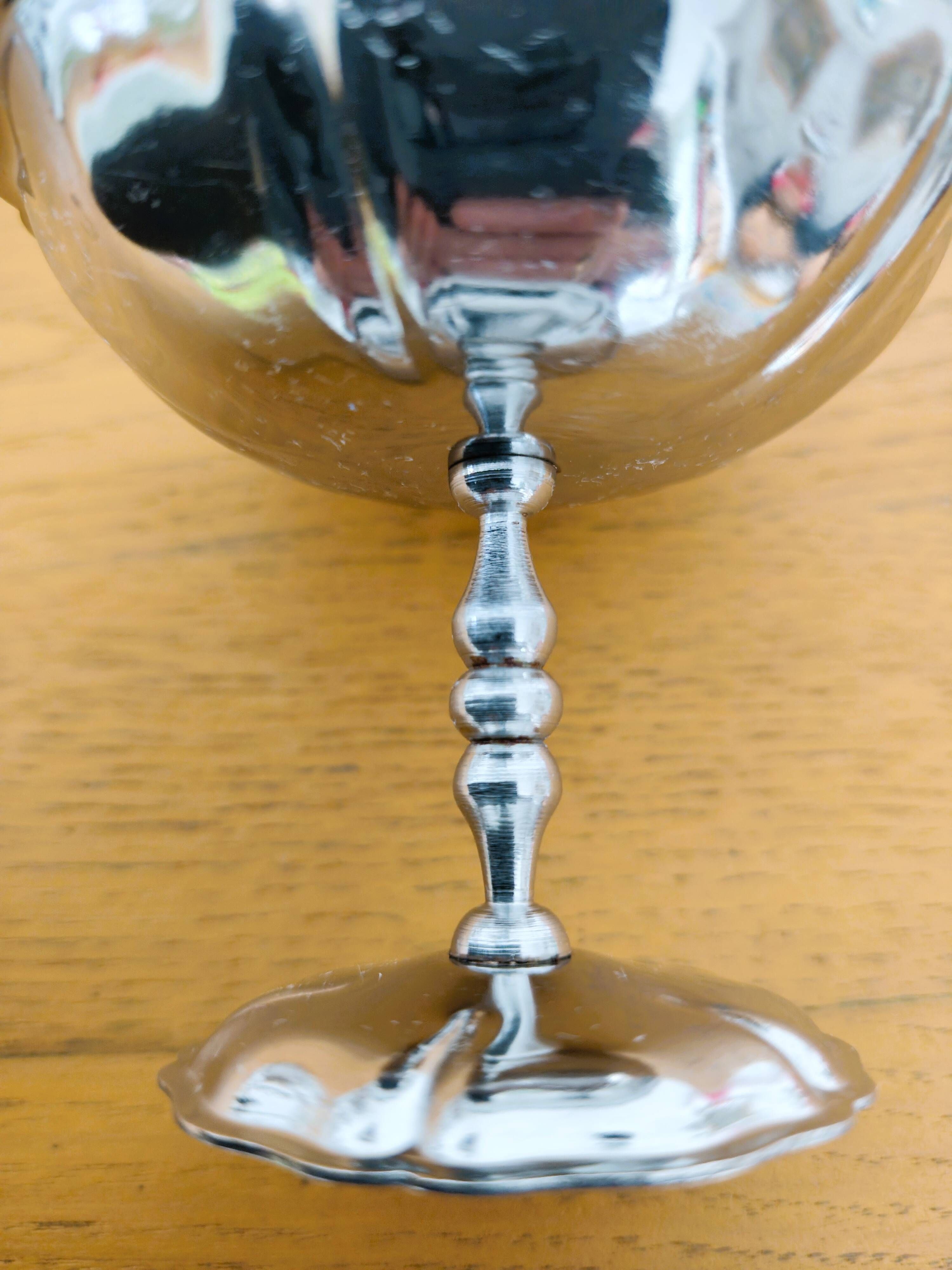 Set of 12 stainless steel bowls from the 1970s.