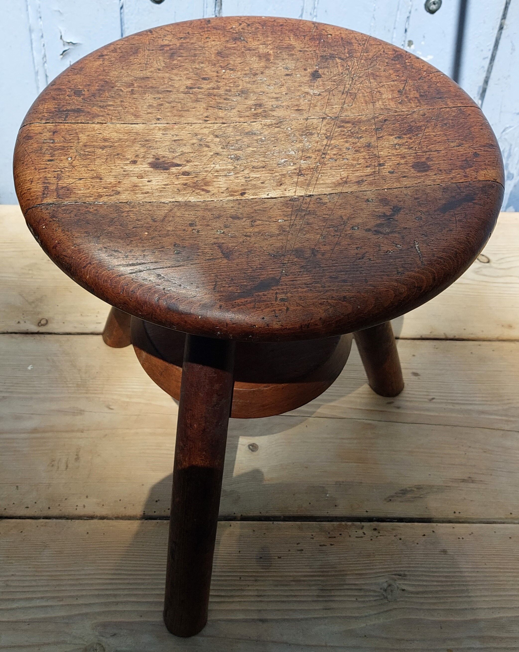 Wooden screw stool