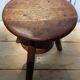 Tabouret a vis en bois
