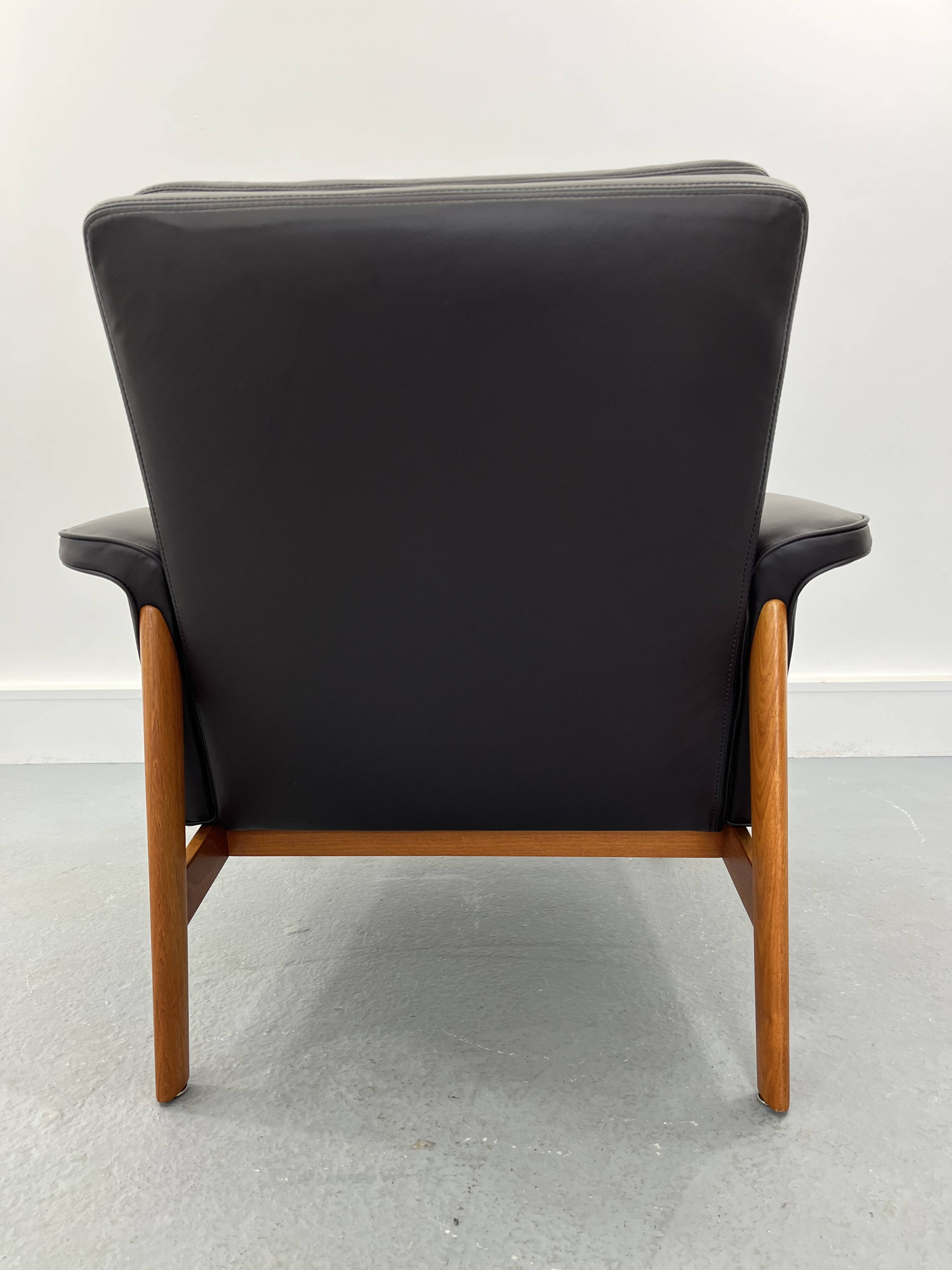 Chair model 218 by Finn Juhl Jupiter for France & Søn France and Daverkosen Denmark 1965