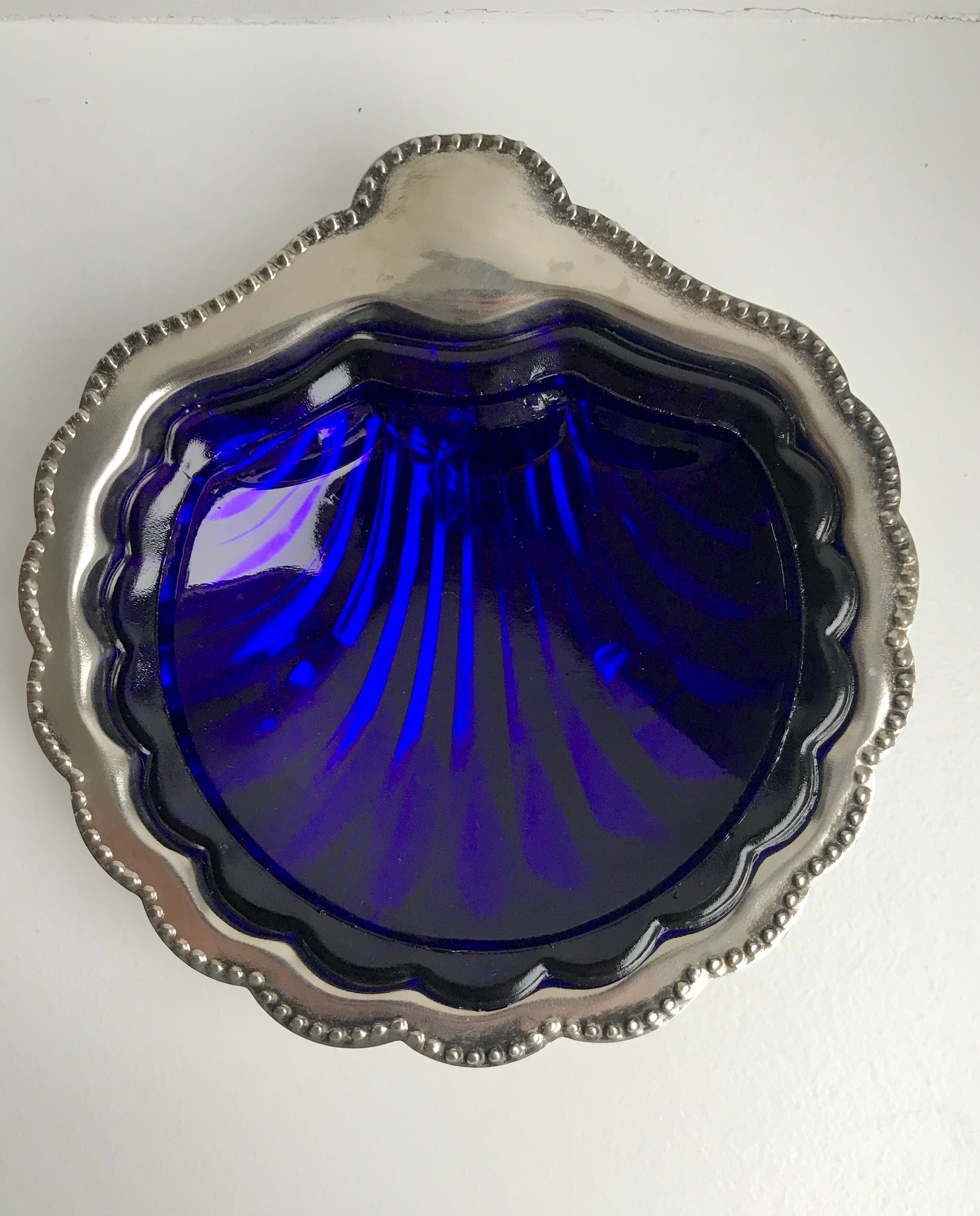 Empty-pocket / butter bowl shell in silver metal and blue glass 60s