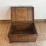 Coffre ancien en bois massif