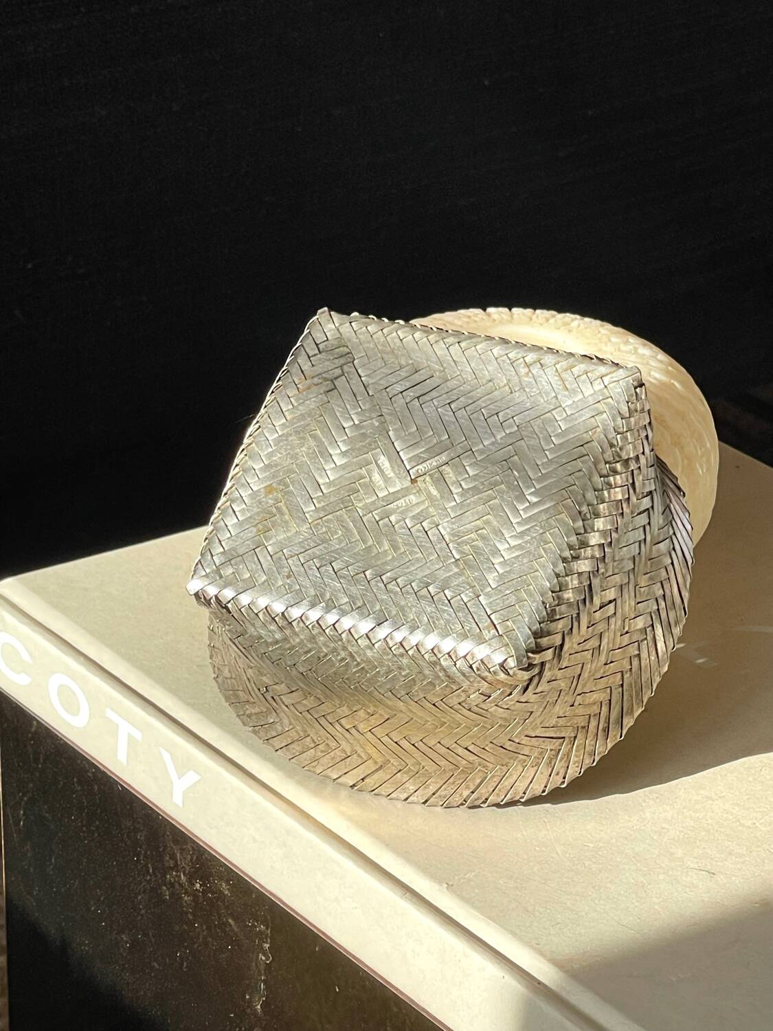 Woven alpaca catchall tray