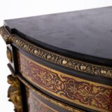 Commode d'angle ancienne, France, milieu du XIXe siècle.