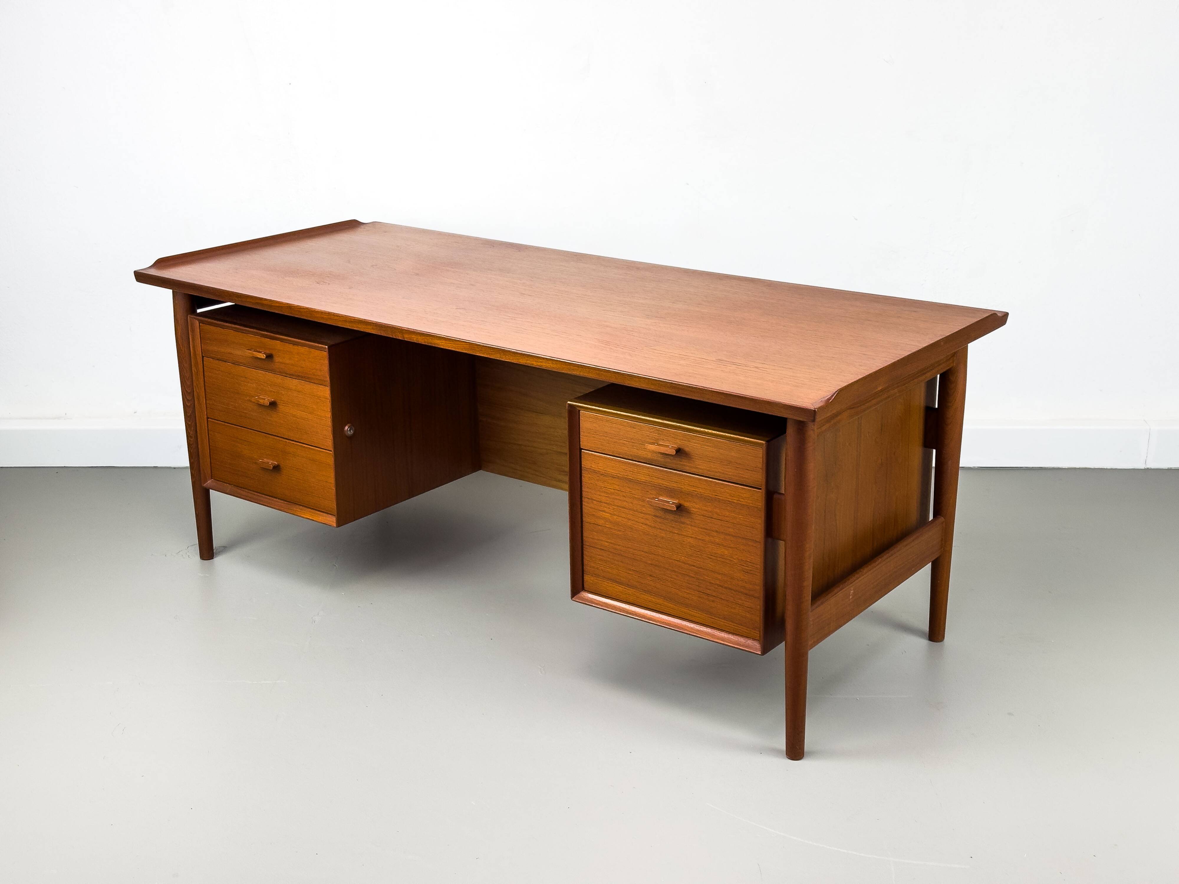 Teak Model 207 Desk by Arne Vodder for Sibast, 1960s