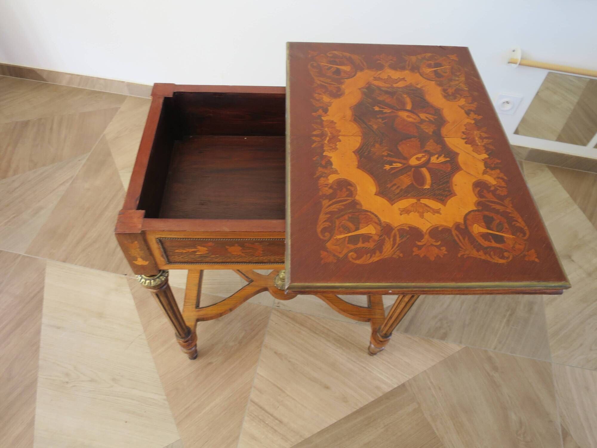 Rare - portfolio game table in marquetry and decorative bronze - Louis XVI style - Early 1900
