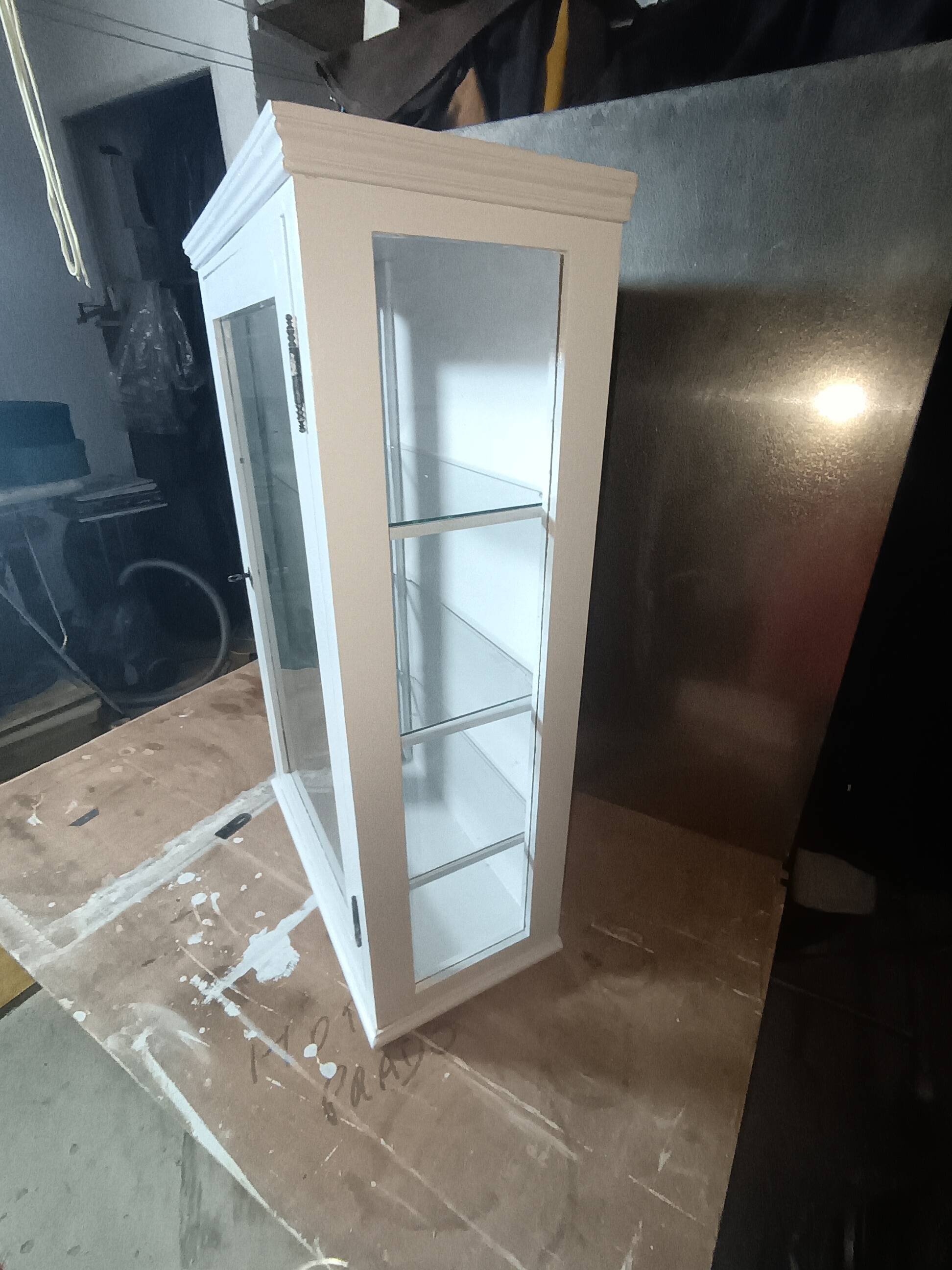 Display cabinet / Silver cabinet with 1 door from the 1950s.