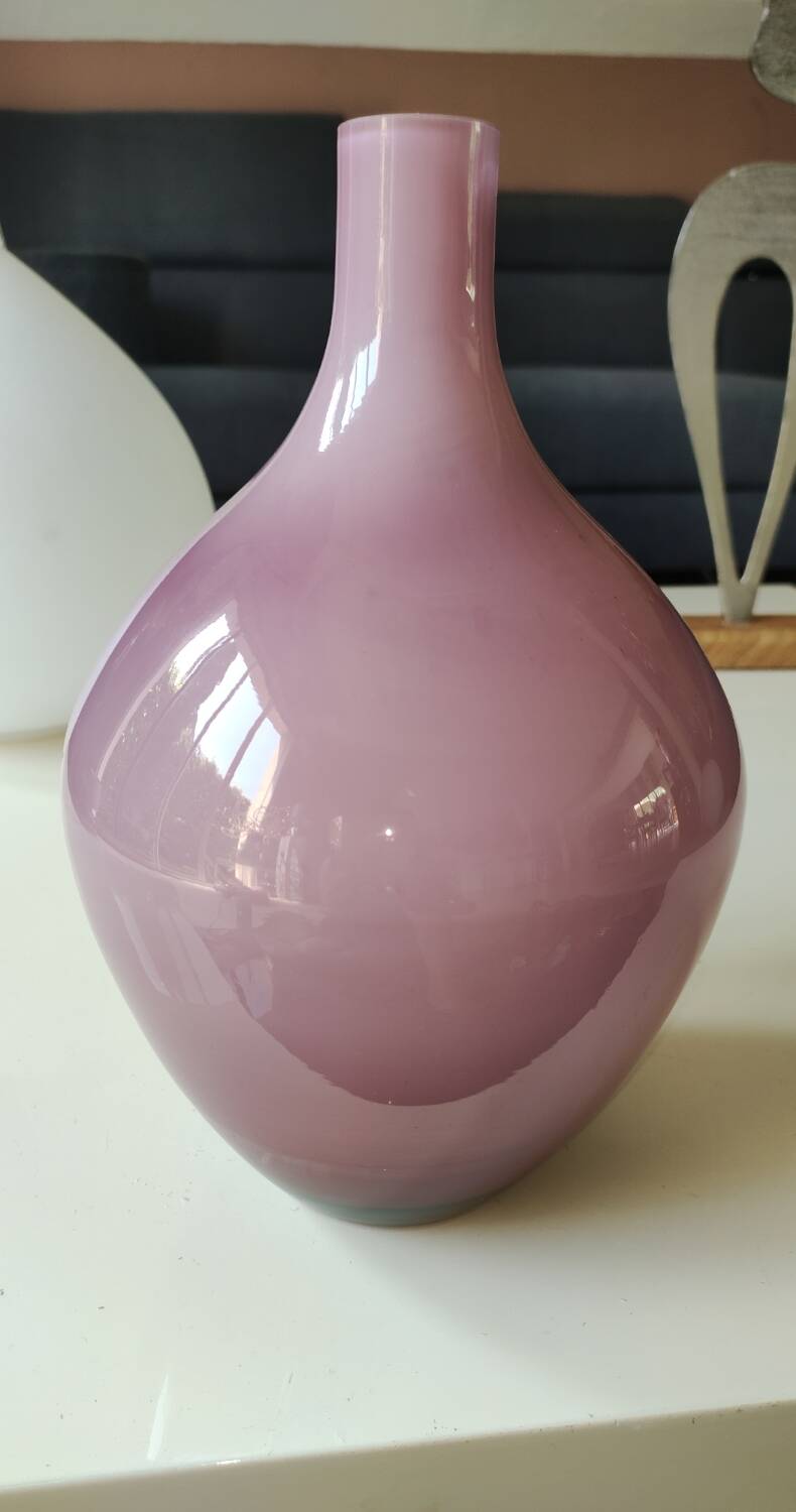 Designer Ball Soliflore Vase..In shades of pink. Dimensions: 24 x 15 cm