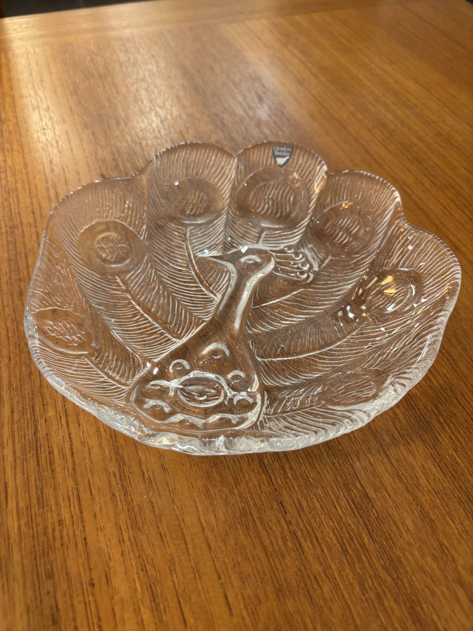 Assiette, Peakcock, verre de cristal, Lars Hellsten, Orrefors, Suède, 1970