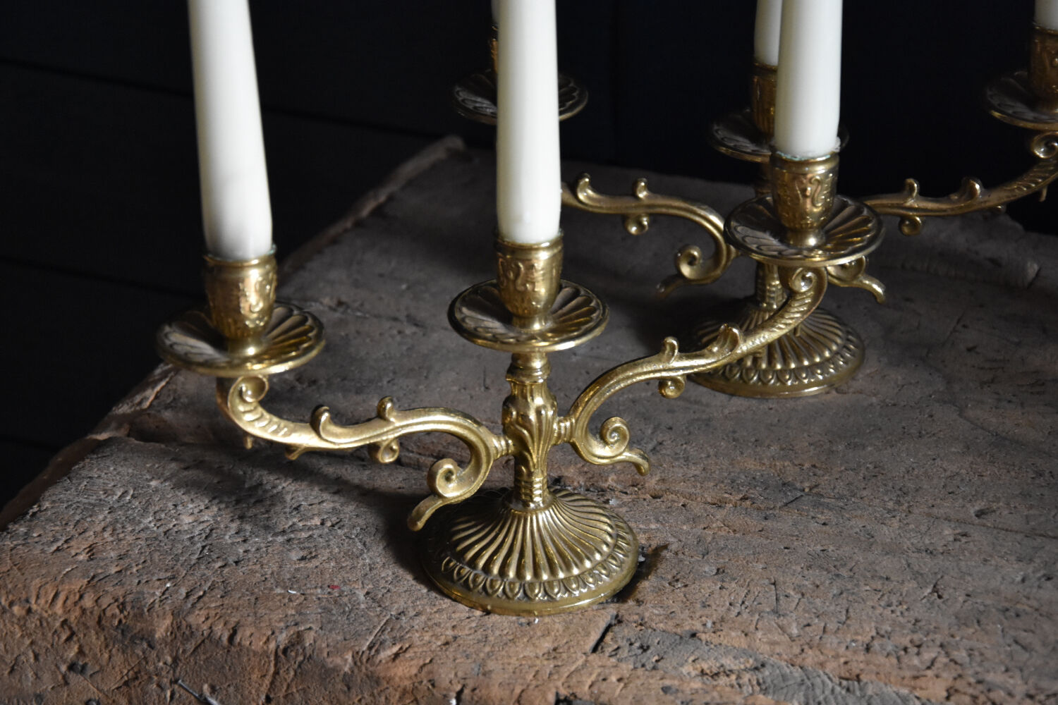 Three-pronged candlesticks