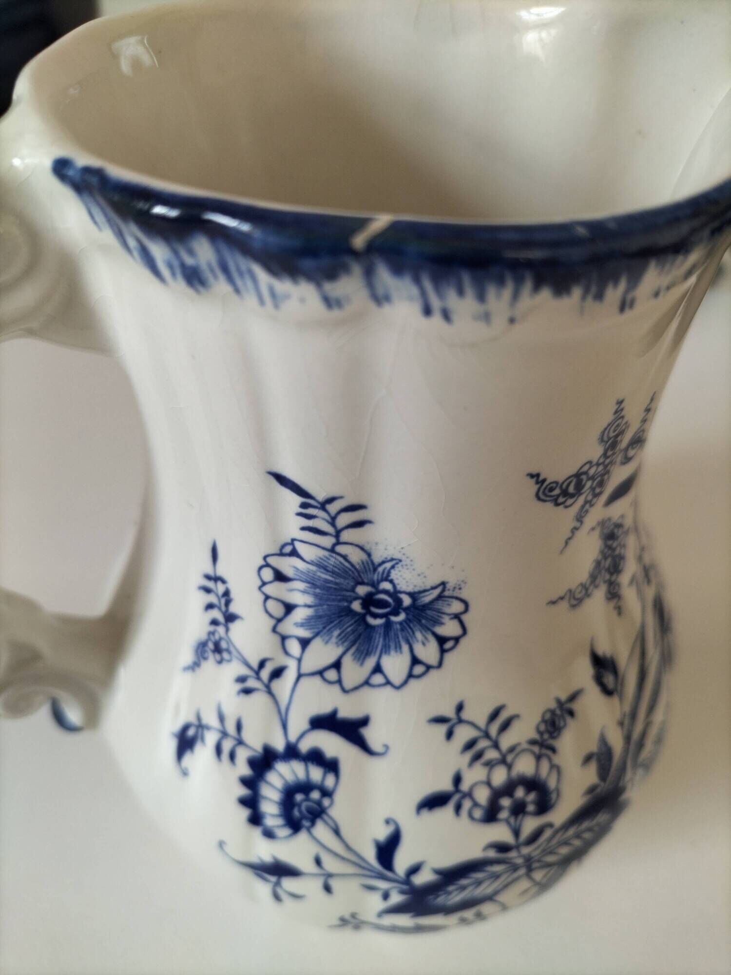 Trio of jugs and cup Sarreguemines Lancaster decoration