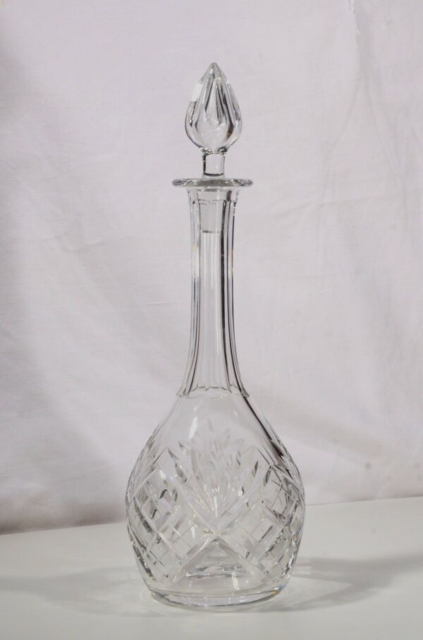 Carafe en cristal taillé de Saint-Louis, modèle Chantilly, n°228, France